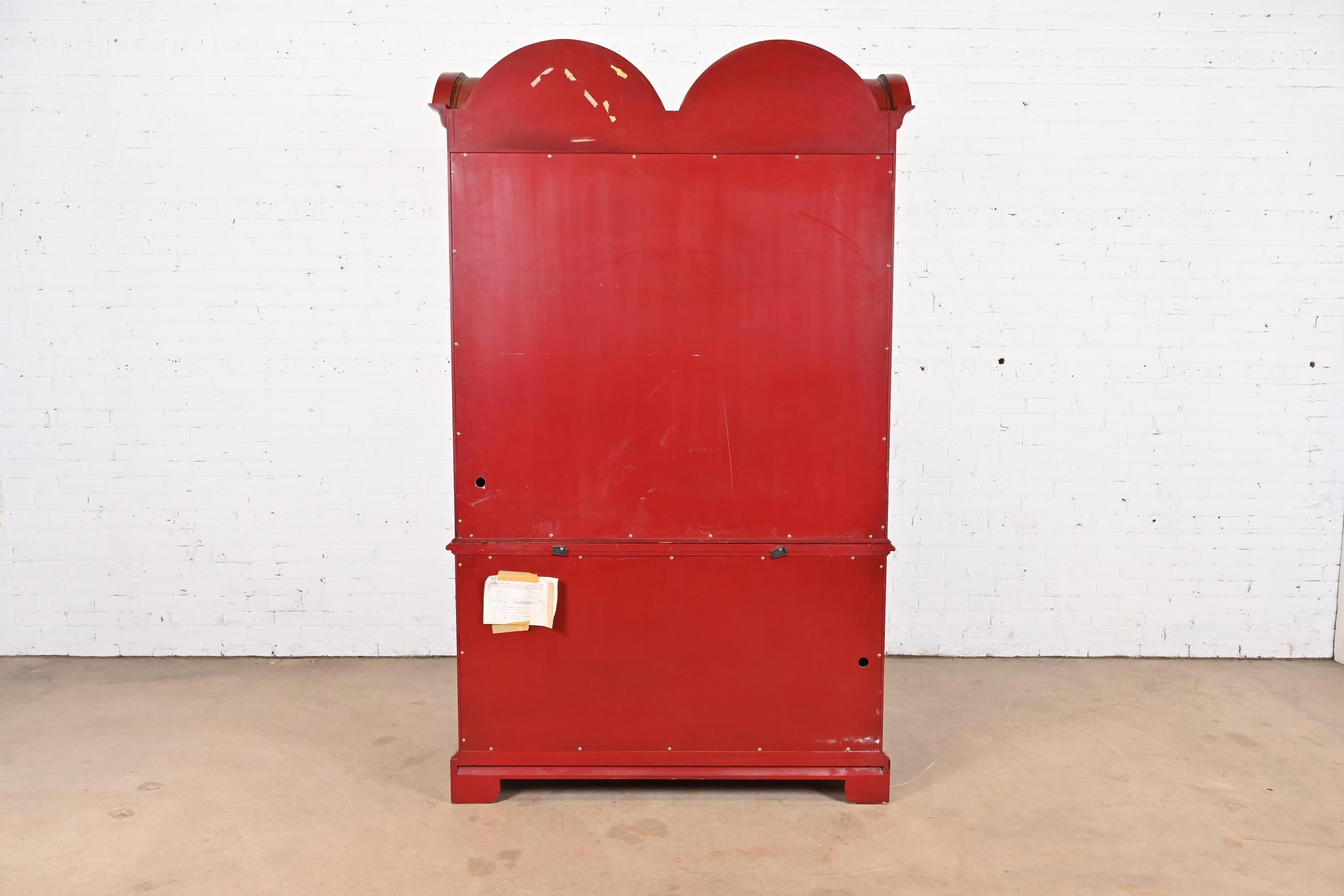 Armario o cabinet John Widdicomb de la Chinoiserie de la Regencia de Hollywood lacado en rojo en venta 5