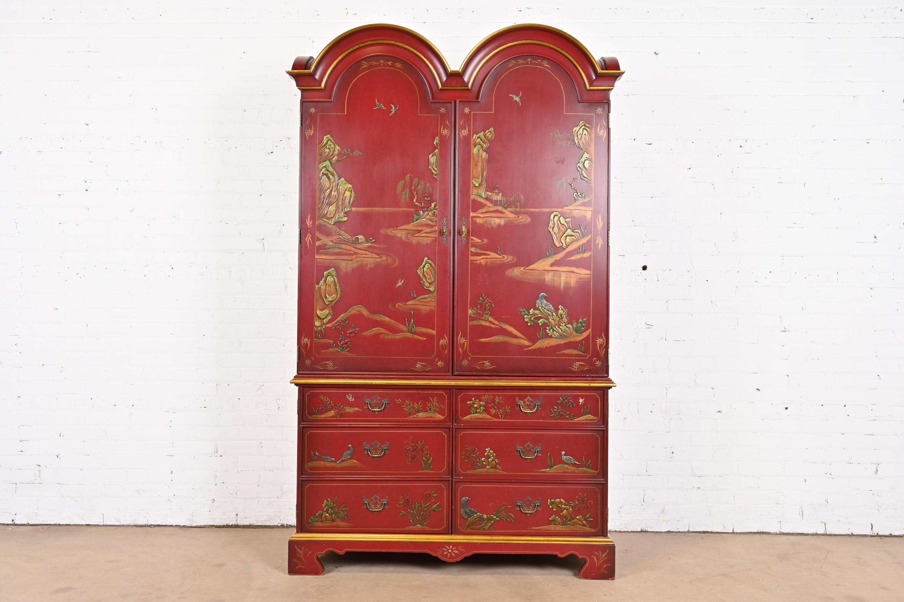 Un excepcional armario, prensa para ropa blanca, mueble para medios de comunicación o mueble bar de la Chinoiserie de la Regencia de Hollywood

Por Mario Buatta para John Widdicomb

EE.UU., finales del siglo XX

Madera de cerezo lacada en rojo, con