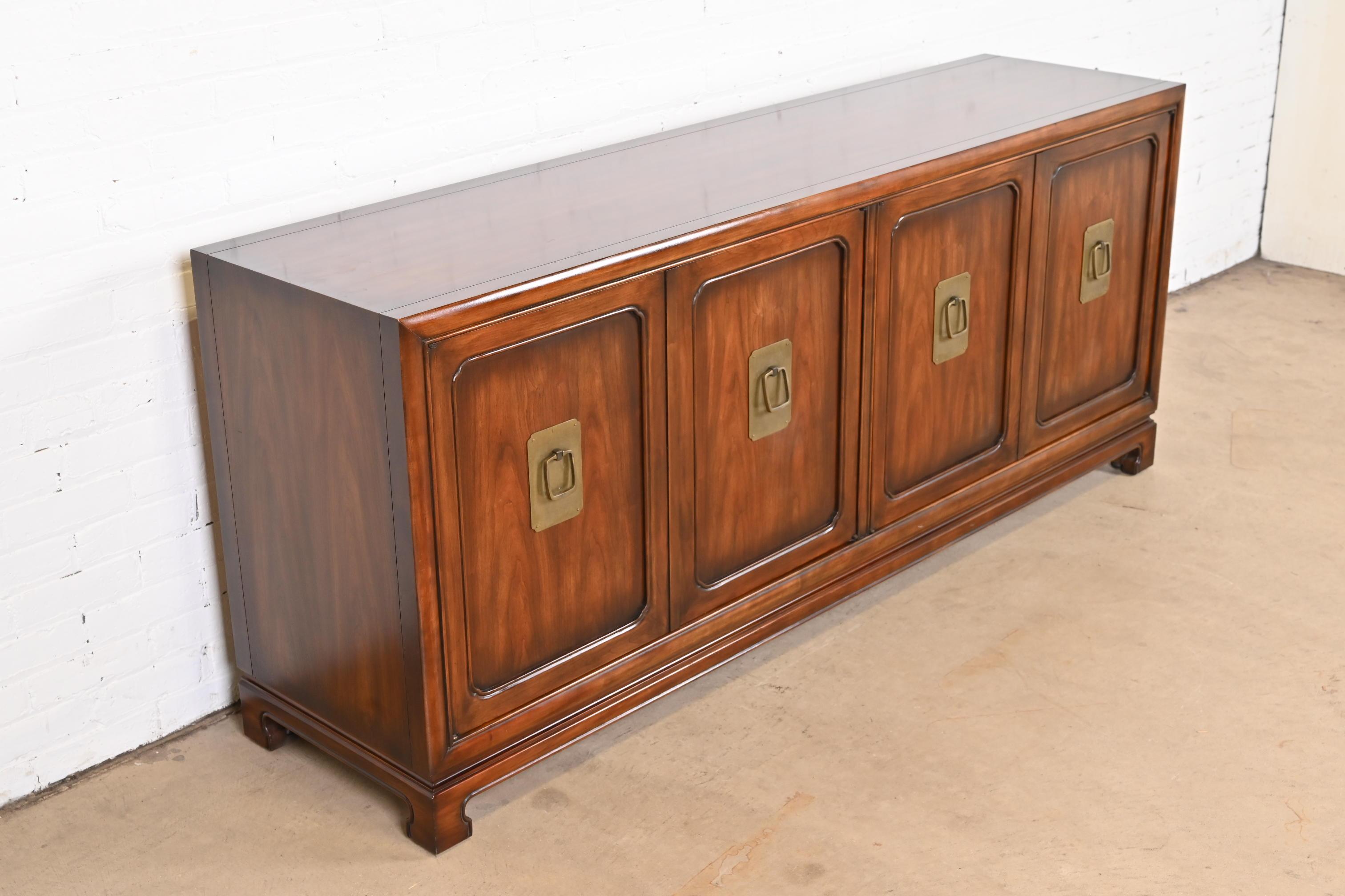 John Widdicomb Hollywood Regency Chinoiserie Walnut Sideboard Credenza, 1960s In Good Condition In South Bend, IN
