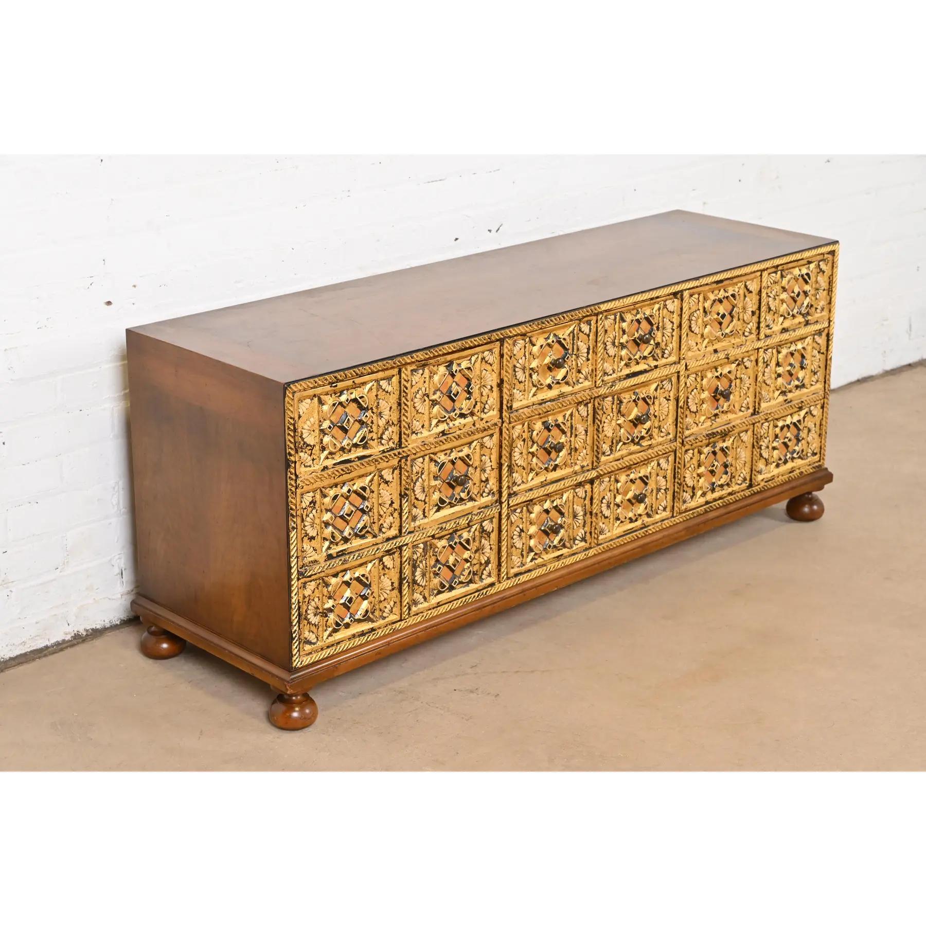John Widdicomb Mediterrane Treasure Chest Niedrige Anrichte, 1960er Jahre im Zustand „Gut“ im Angebot in South Bend, IN