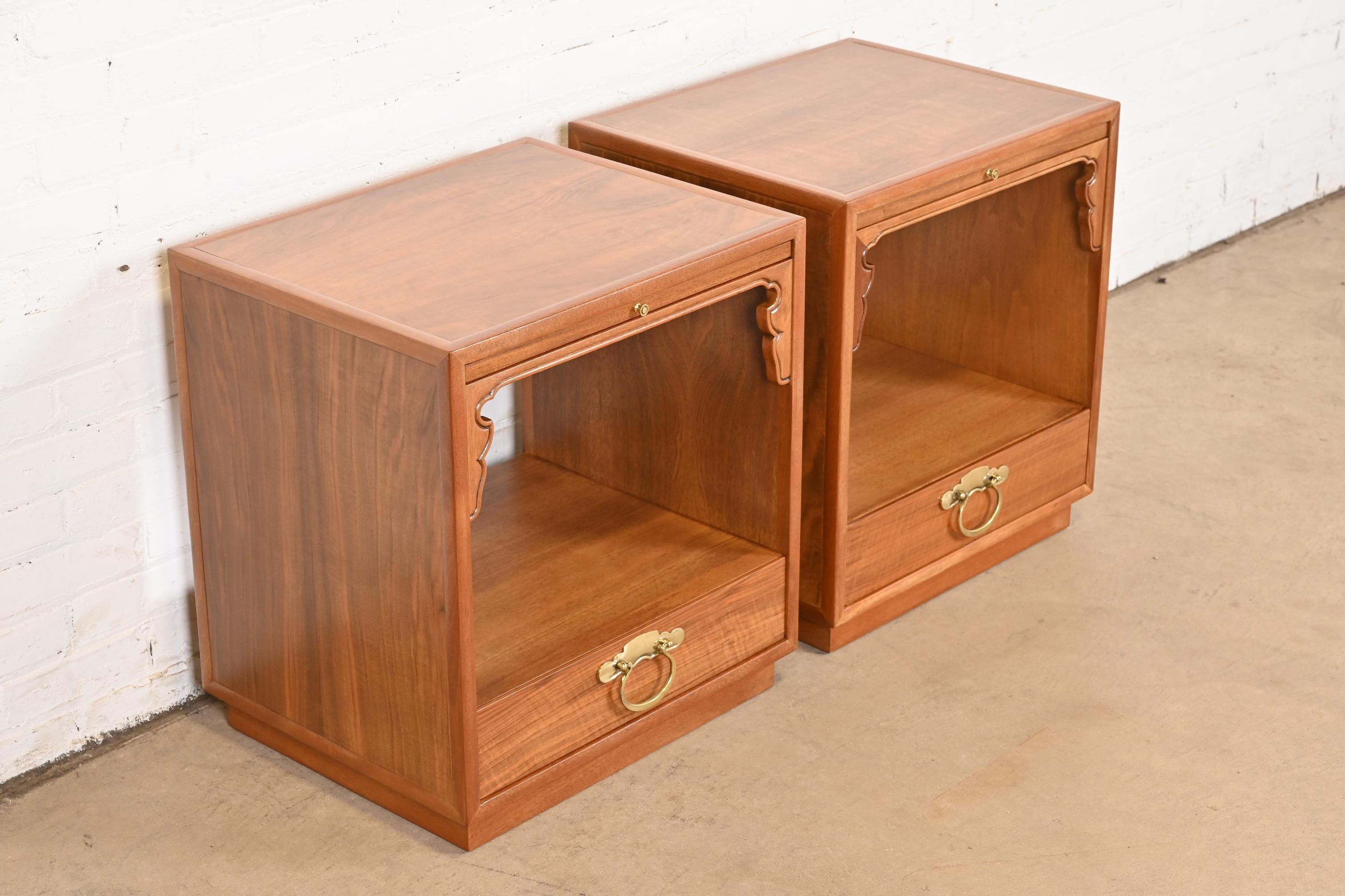 John Widdicomb Mid-Century Chinoiserie Burled Walnut Nightstands, Refinished In Good Condition For Sale In South Bend, IN