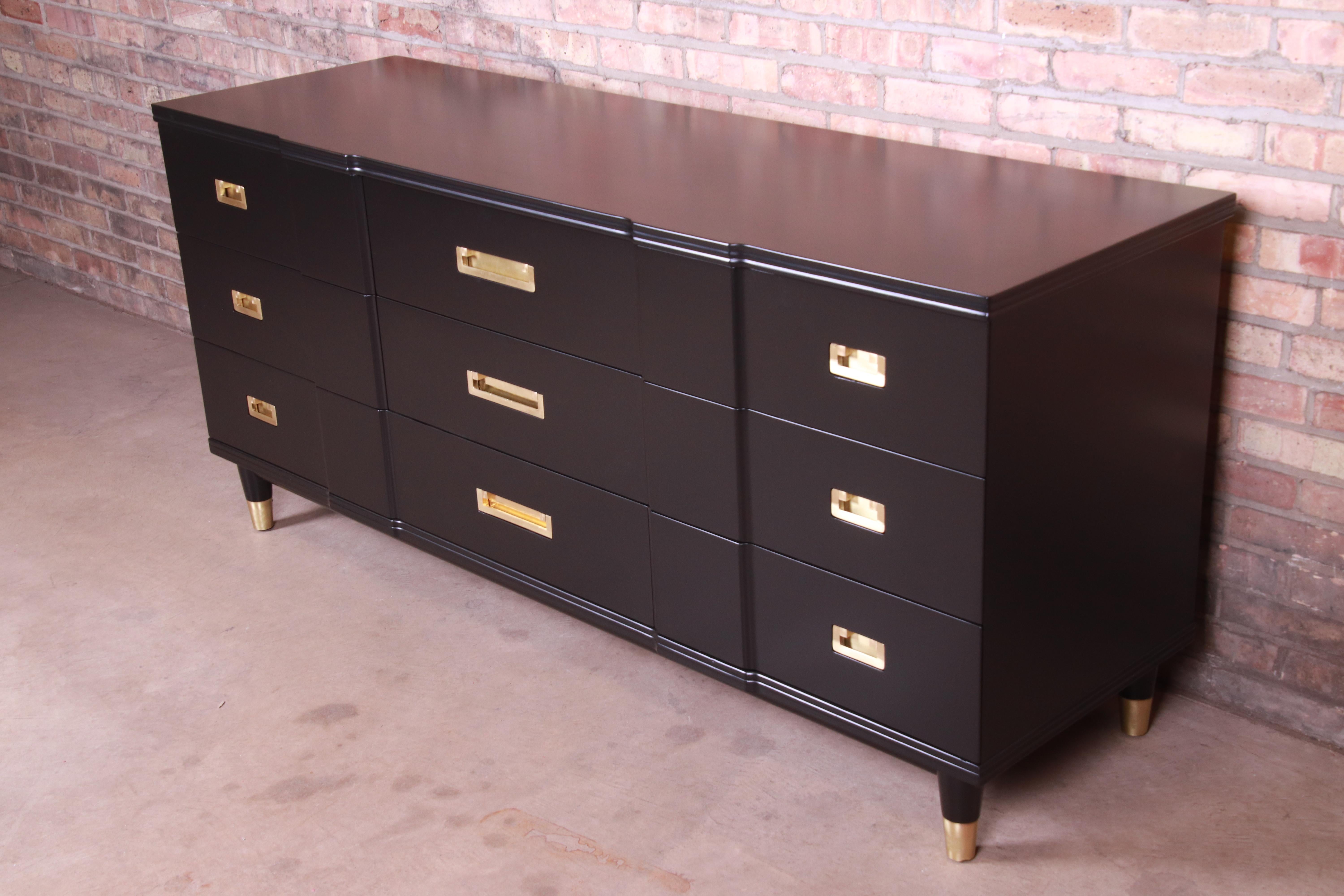 John Widdicomb Midcentury Hollywood Regency Black Lacquered Dresser, Refinished In Good Condition In South Bend, IN