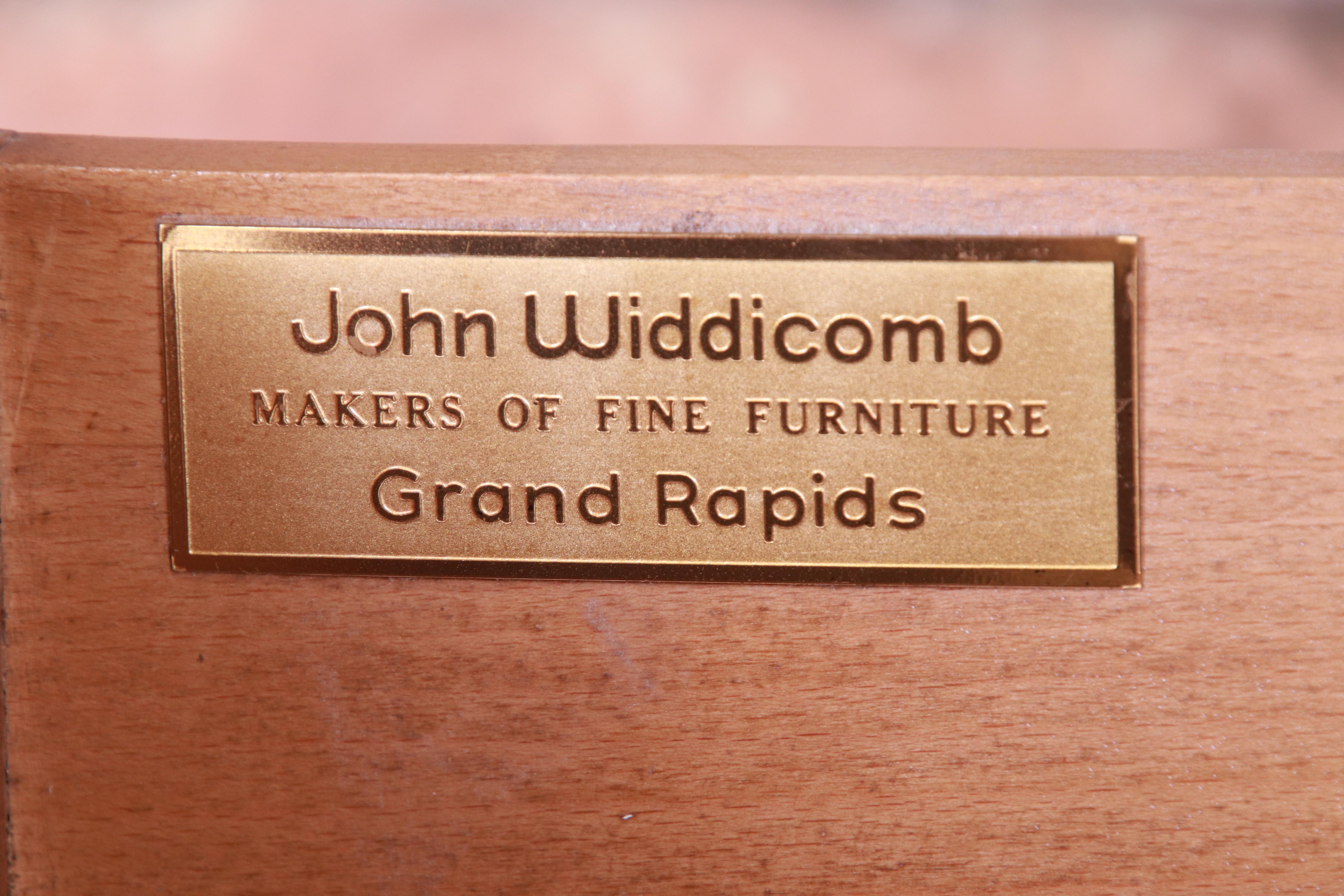 John Widdicomb Midcentury Hollywood Regency Triple Dresser or Credenza, 1970s For Sale 4
