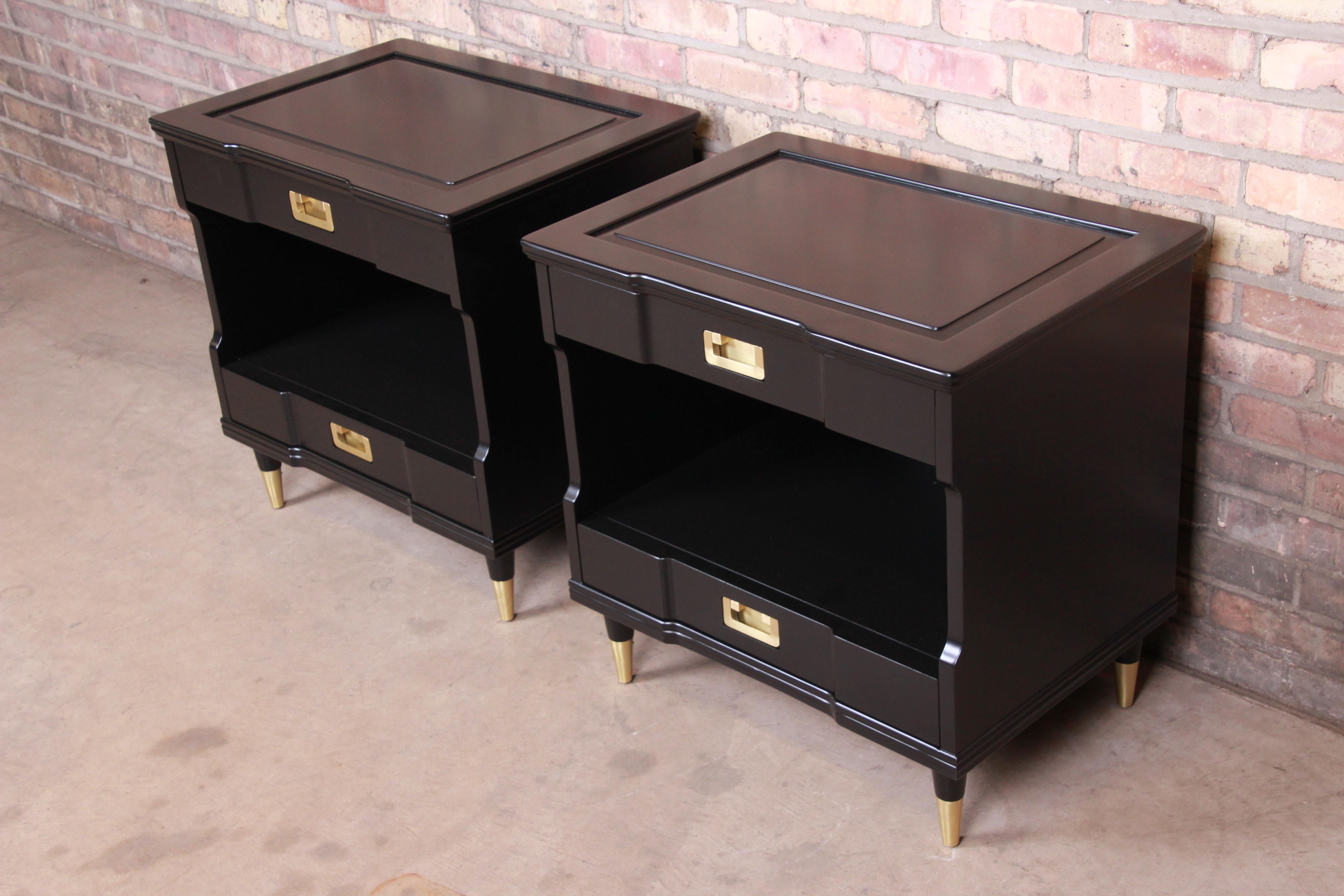 John Widdicomb Mid-Century Modern Black Lacquered Nightstands, Newly Refinished In Good Condition In South Bend, IN