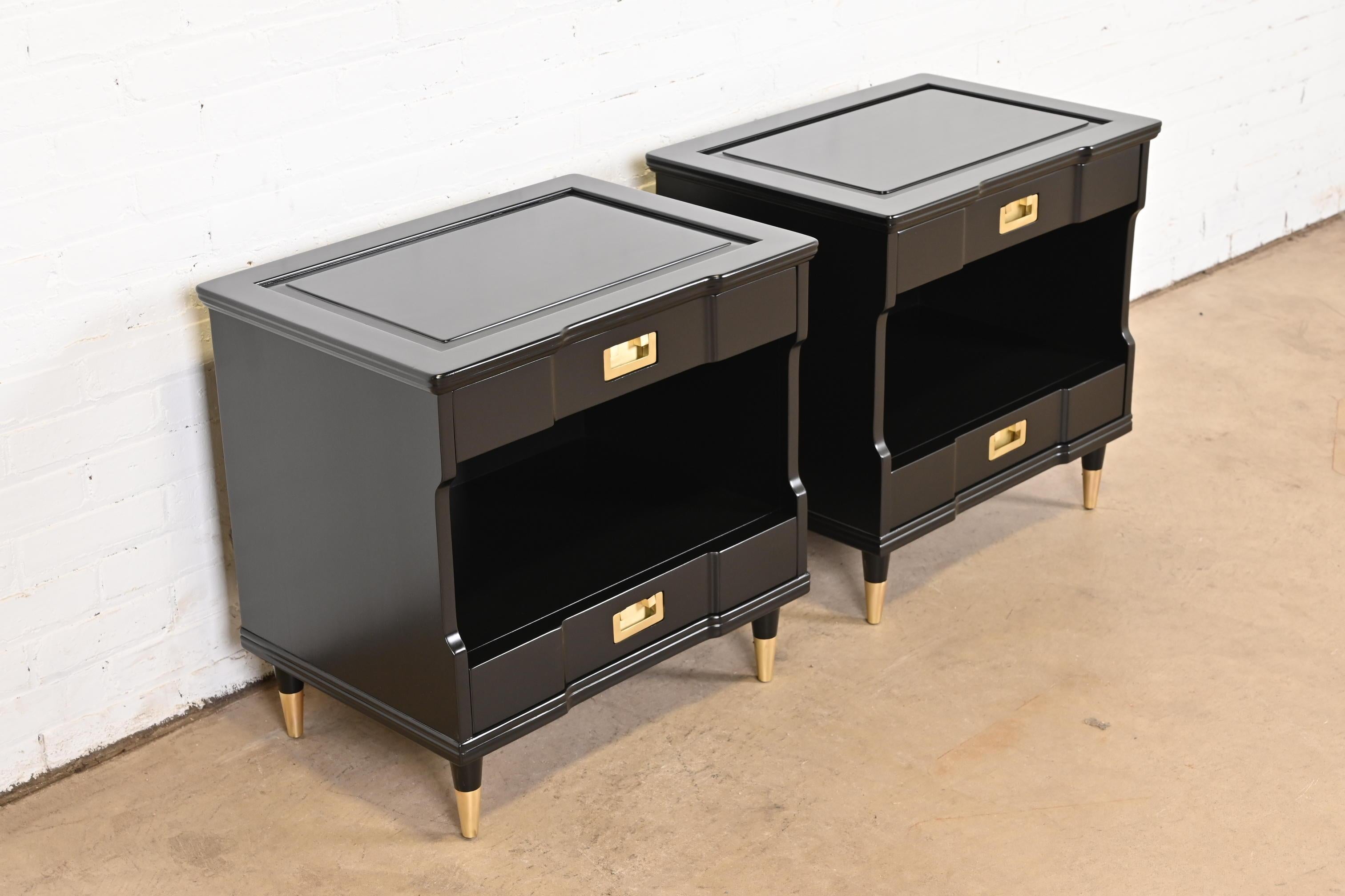 John Widdicomb Mid-Century Modern Black Lacquered Nightstands, Newly Refinished For Sale 1