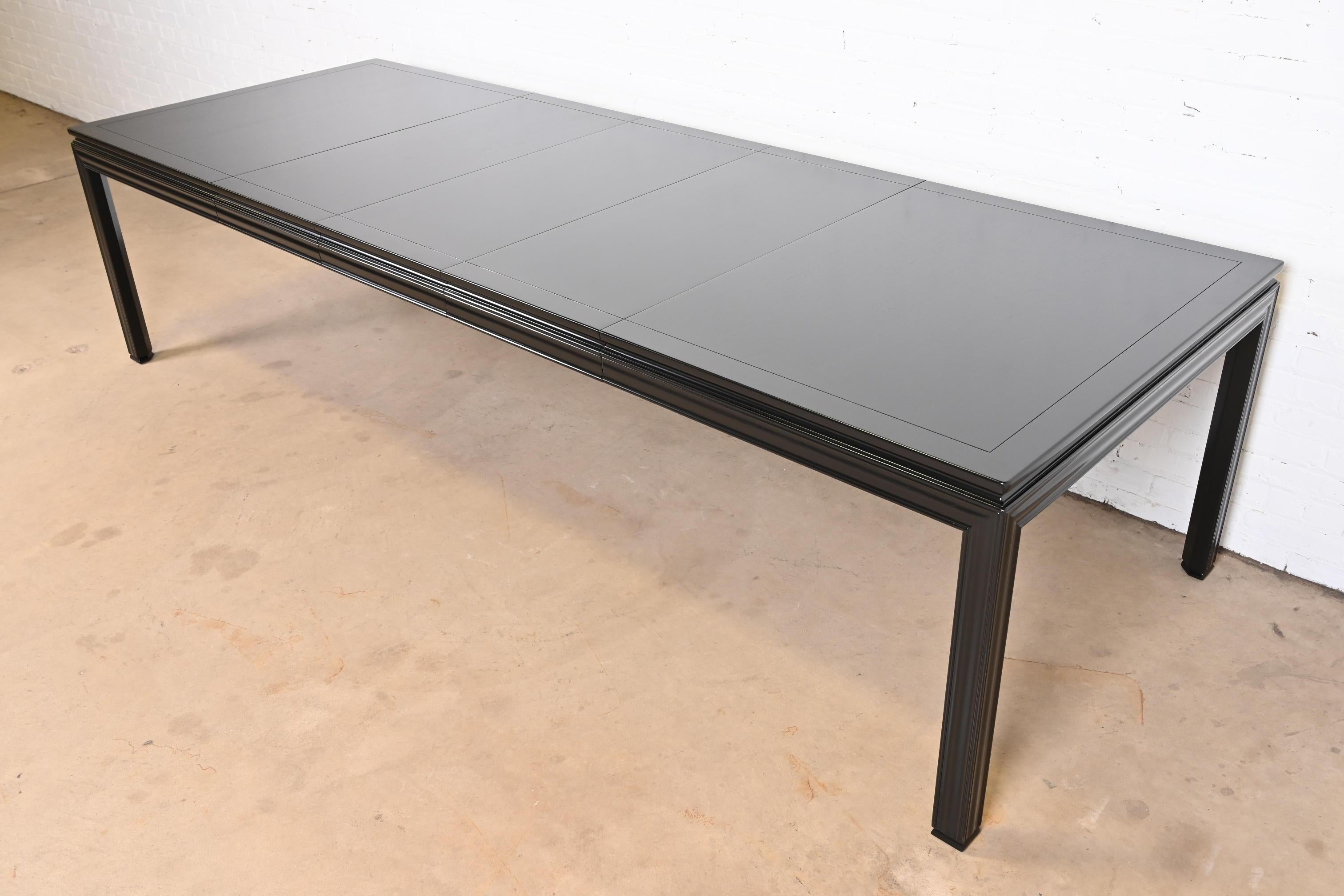 John Widdicomb Mid-Century Modern Black Lacquered Parsons Extension Dining Table In Good Condition In South Bend, IN