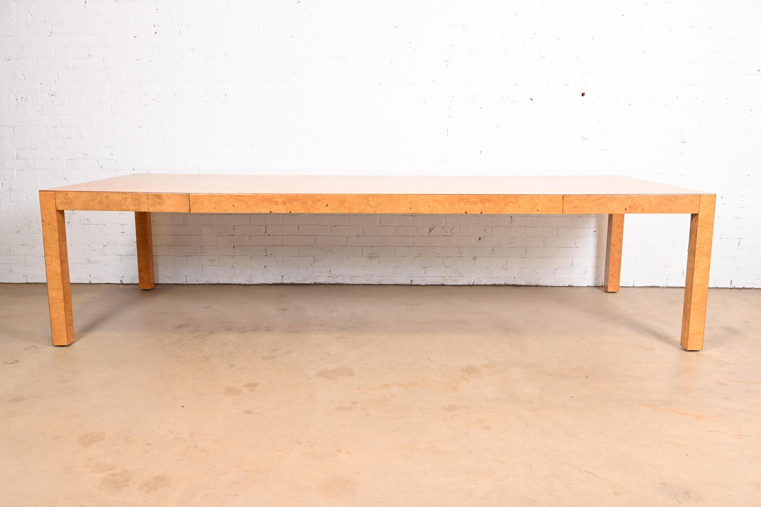 John Widdicomb Mid-Century Modern Burl Wood Parsons Extension Dining Table (amerikanisch) im Angebot