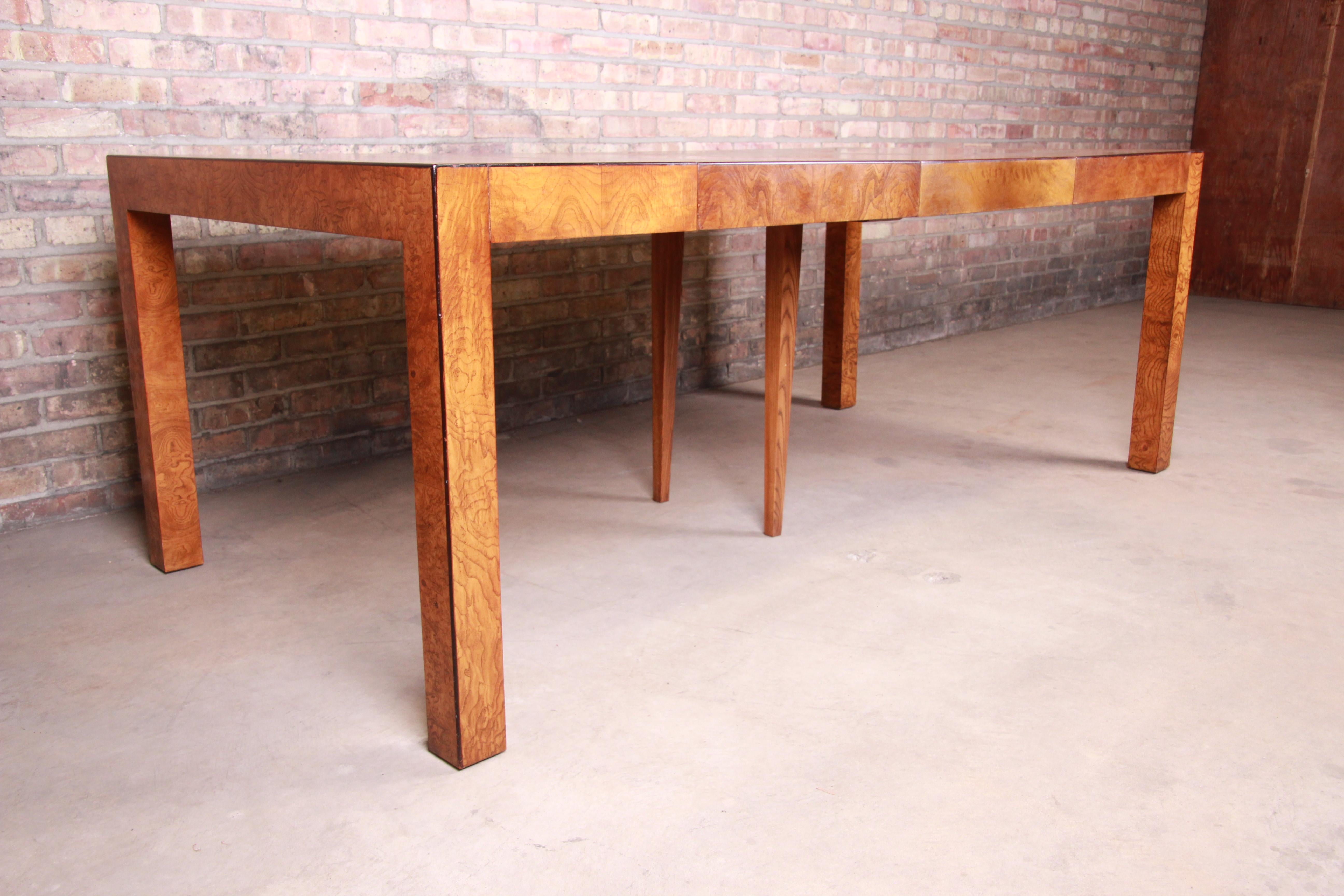 John Widdicomb Mid-Century Modern Burl Wood Parsons Extension Dining Table In Good Condition In South Bend, IN