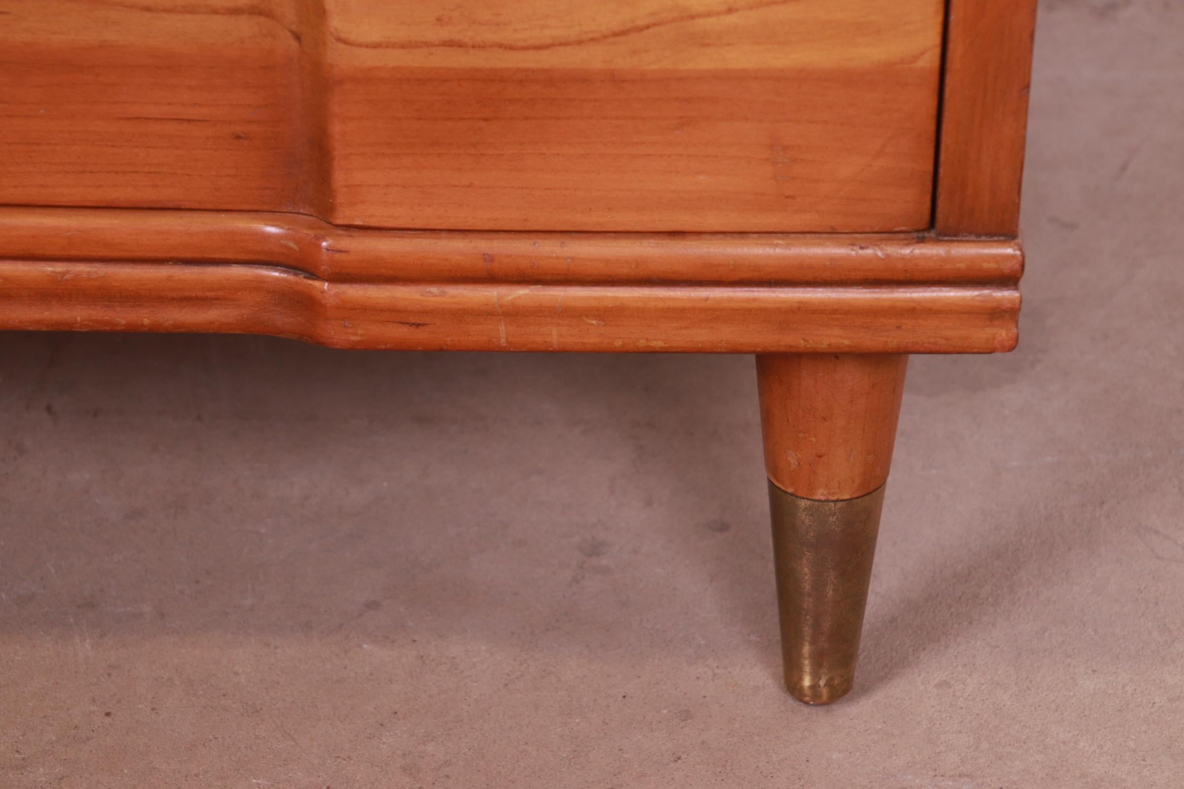 John Widdicomb Mid-Century Modern Cherry Wood Nightstands, circa 1960s For Sale 5