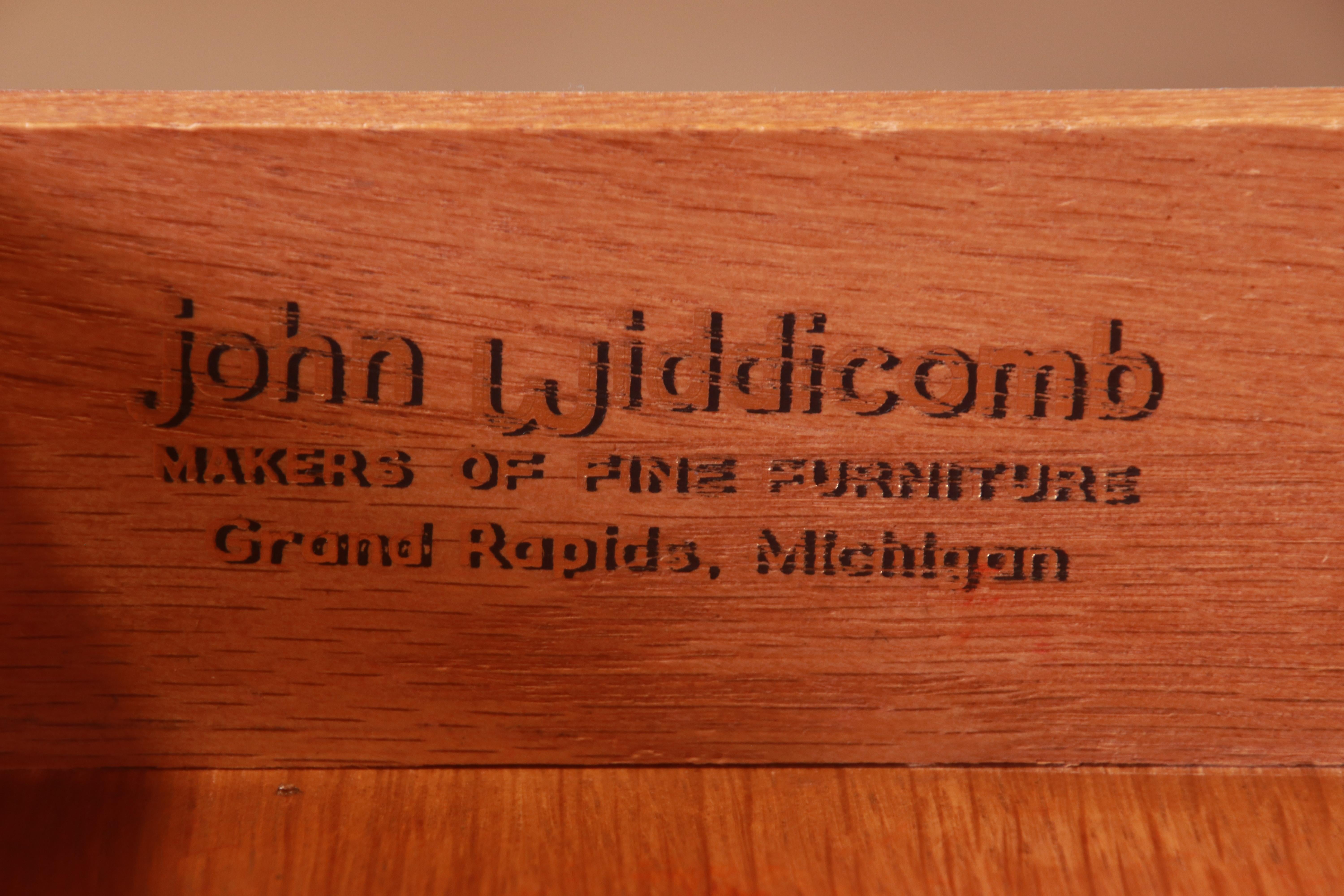 John Widdicomb Mid-Century Modern Mahogany Dresser or Credenza, Newly Refinished For Sale 14