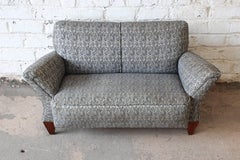 John Widdicomb Muster eines modernen Verkäufers oder Kindersofas aus der Jahrhundertmitte:: 1956