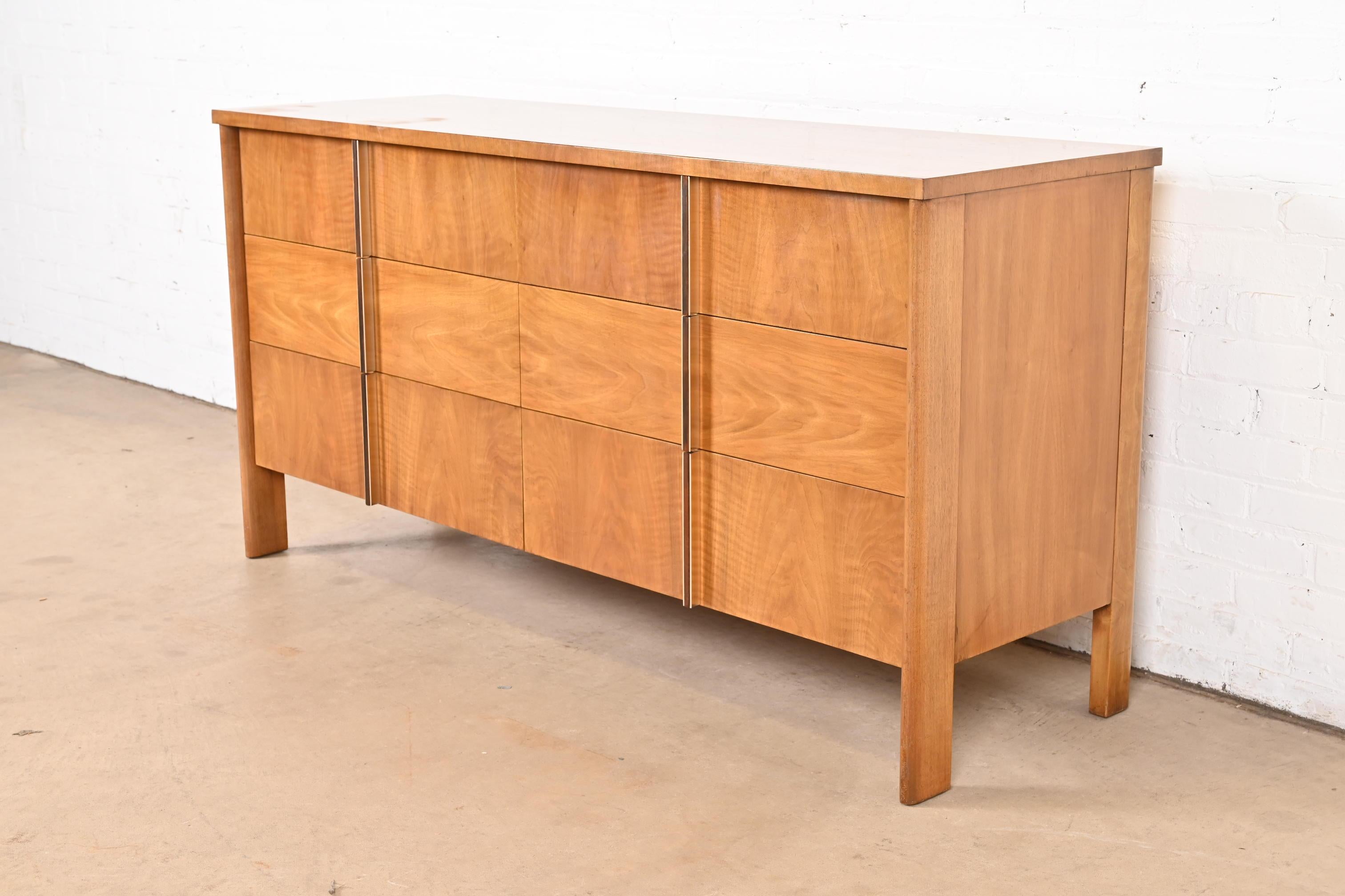 American John Widdicomb Mid-Century Modern Walnut and Rosewood Dresser, 1960s For Sale