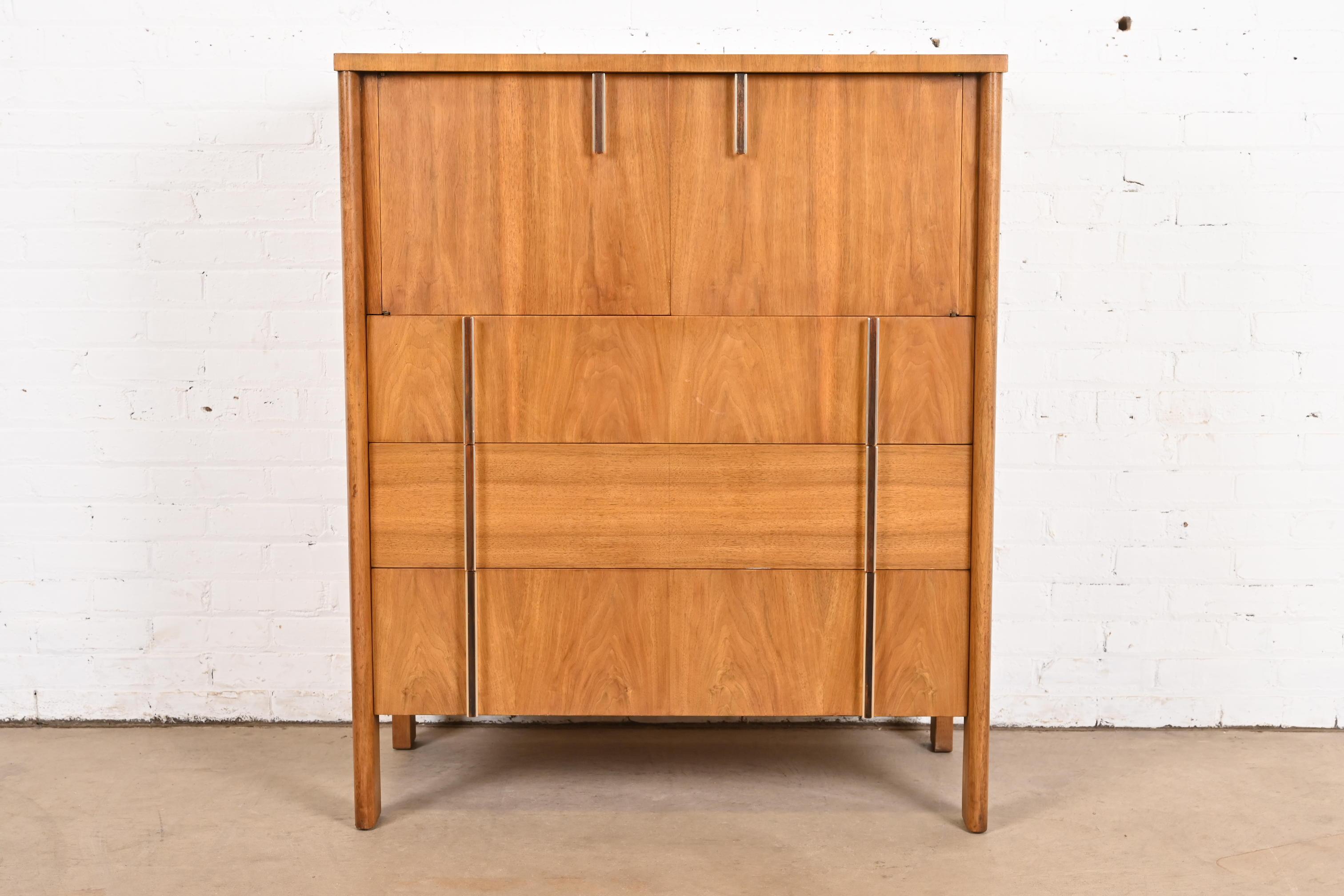 Américain Coffre d'homme en noyer et palissandre, John Widdicomb, Mid-Century Modernity, 1960s en vente