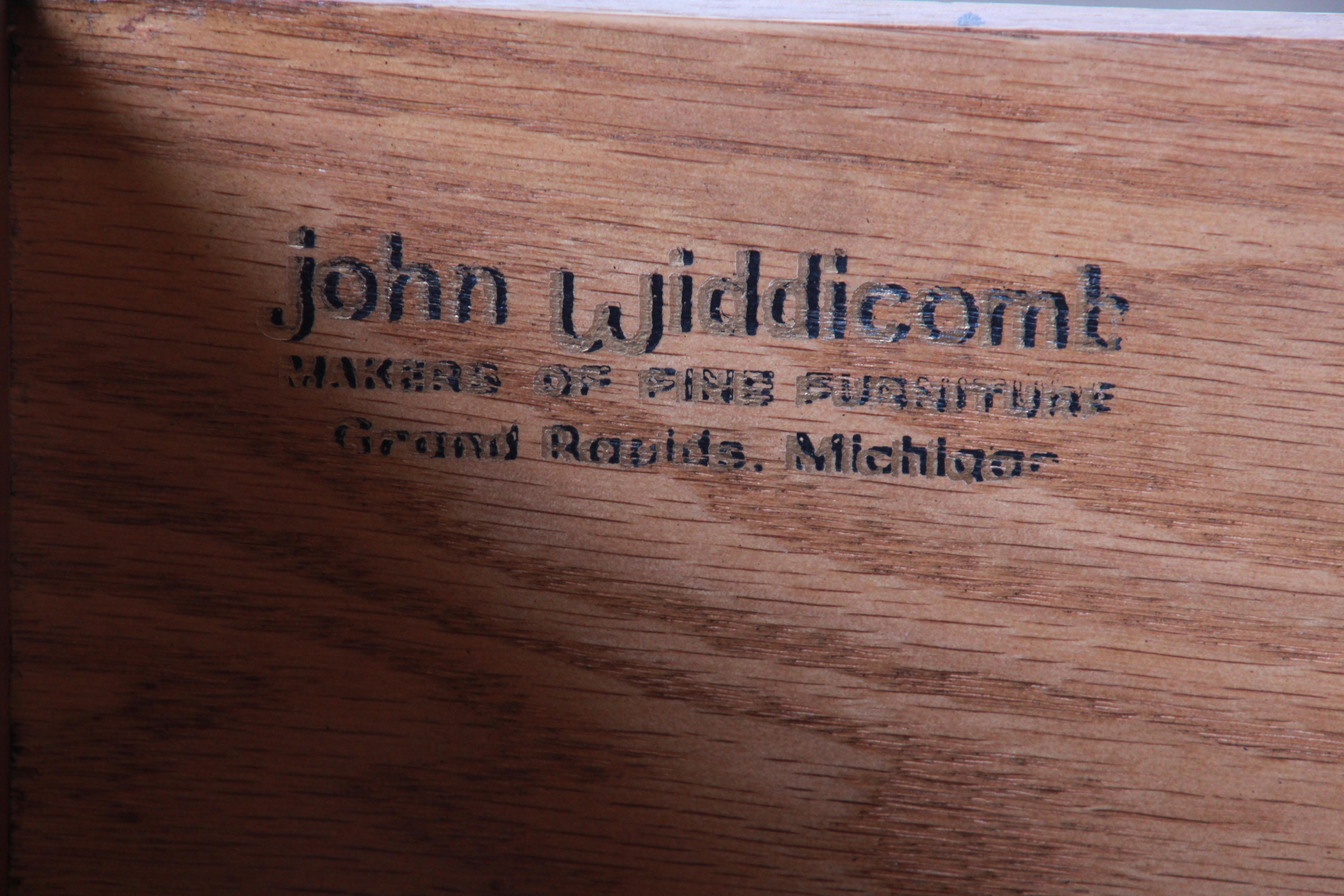 John Widdicomb Mid-Century Modern Walnut Armoire Dresser, circa 1960s 7