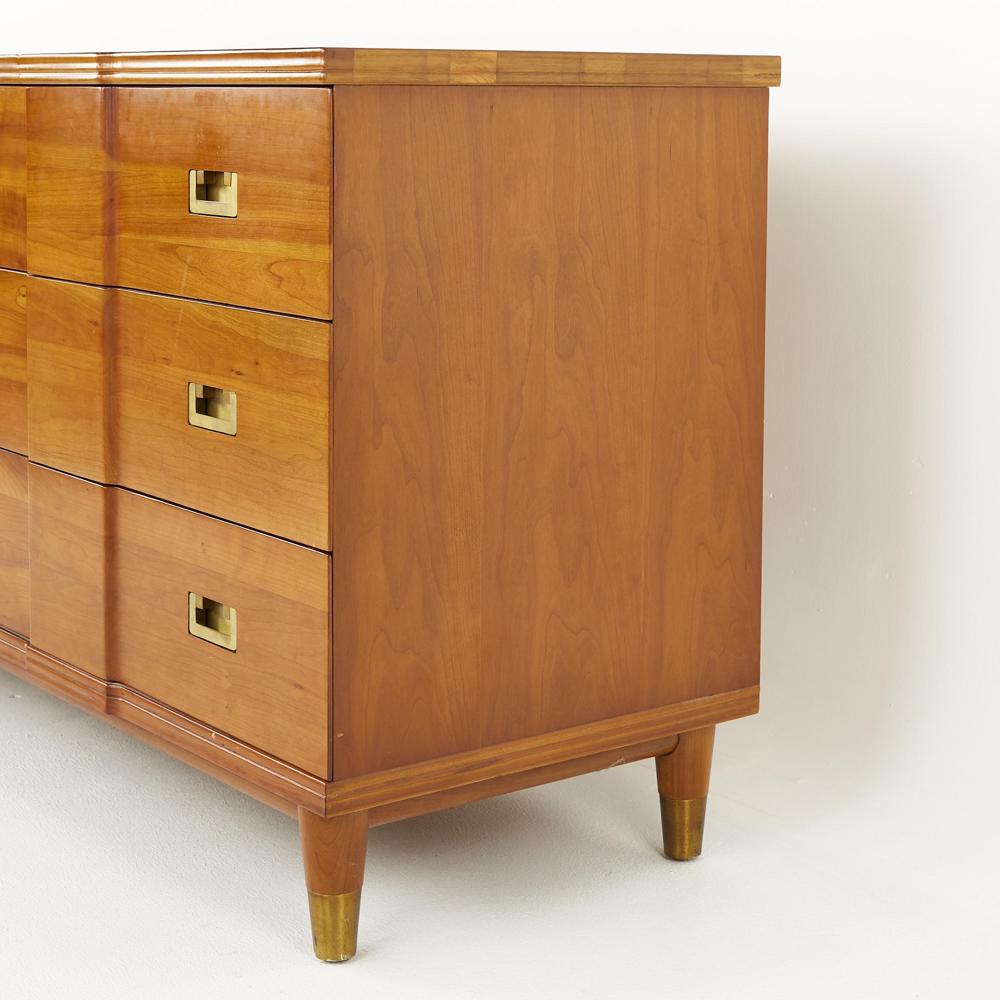 John Widdicomb Mid Century Walnut and Brass 9 Drawer Lowboy Dresser In Good Condition In Countryside, IL