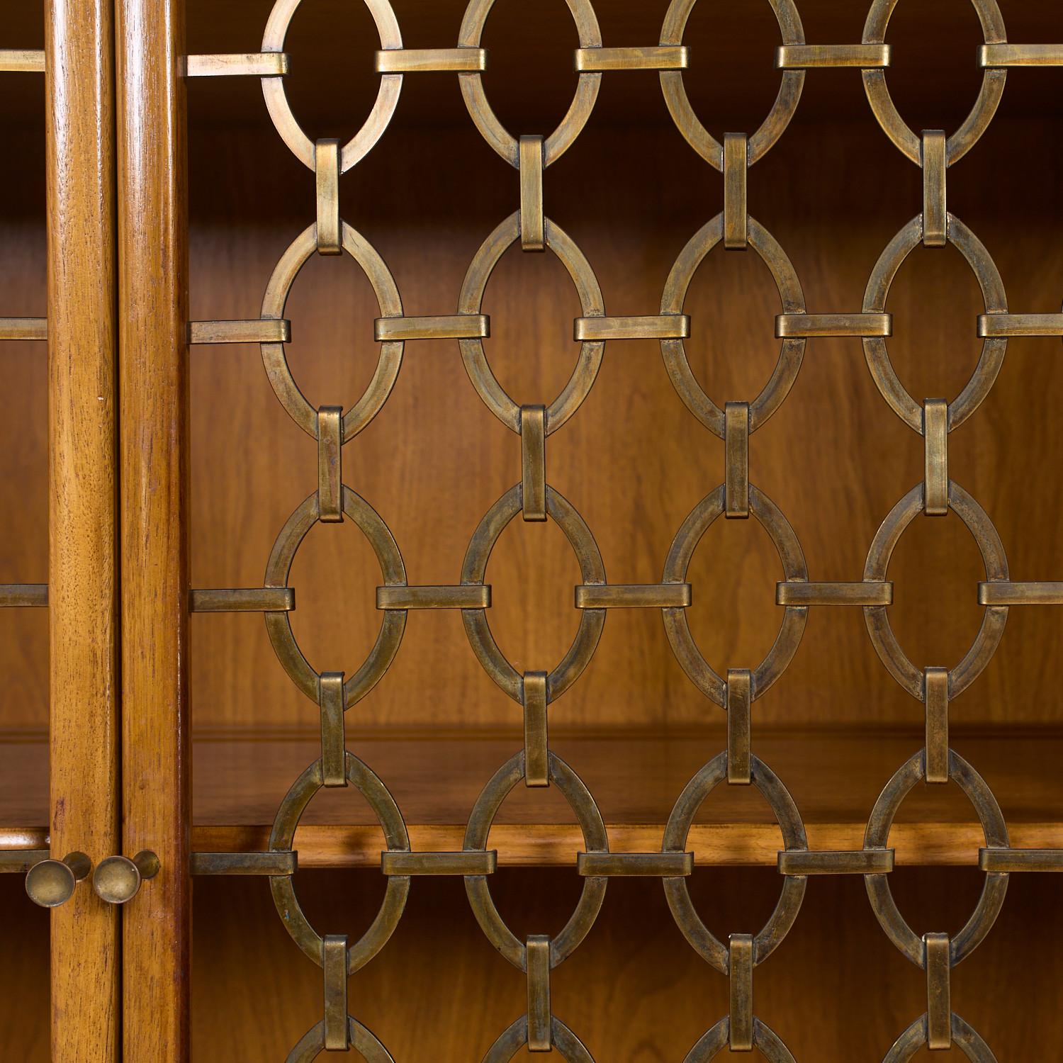 John Widdicomb Mid Century Nussbaum und Messing Kredenz mit Hutch (amerikanisch) im Angebot