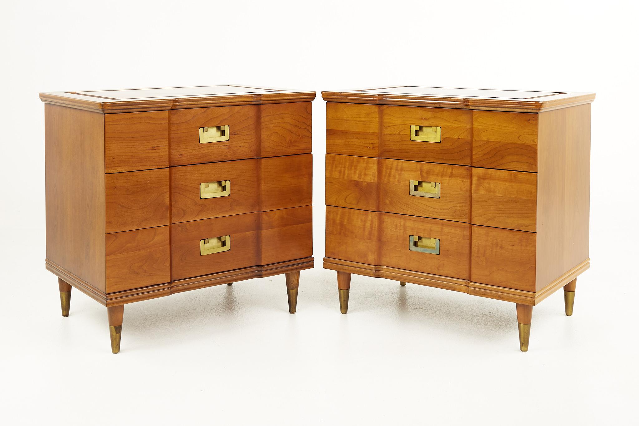 John Widdicomb mid century walnut and brass nightstands - a pair 

Each nightstand measures: 25 wide x 18 deep x 24.5 inches high

All pieces of furniture can be had in what we call restored vintage condition. That means the piece is restored