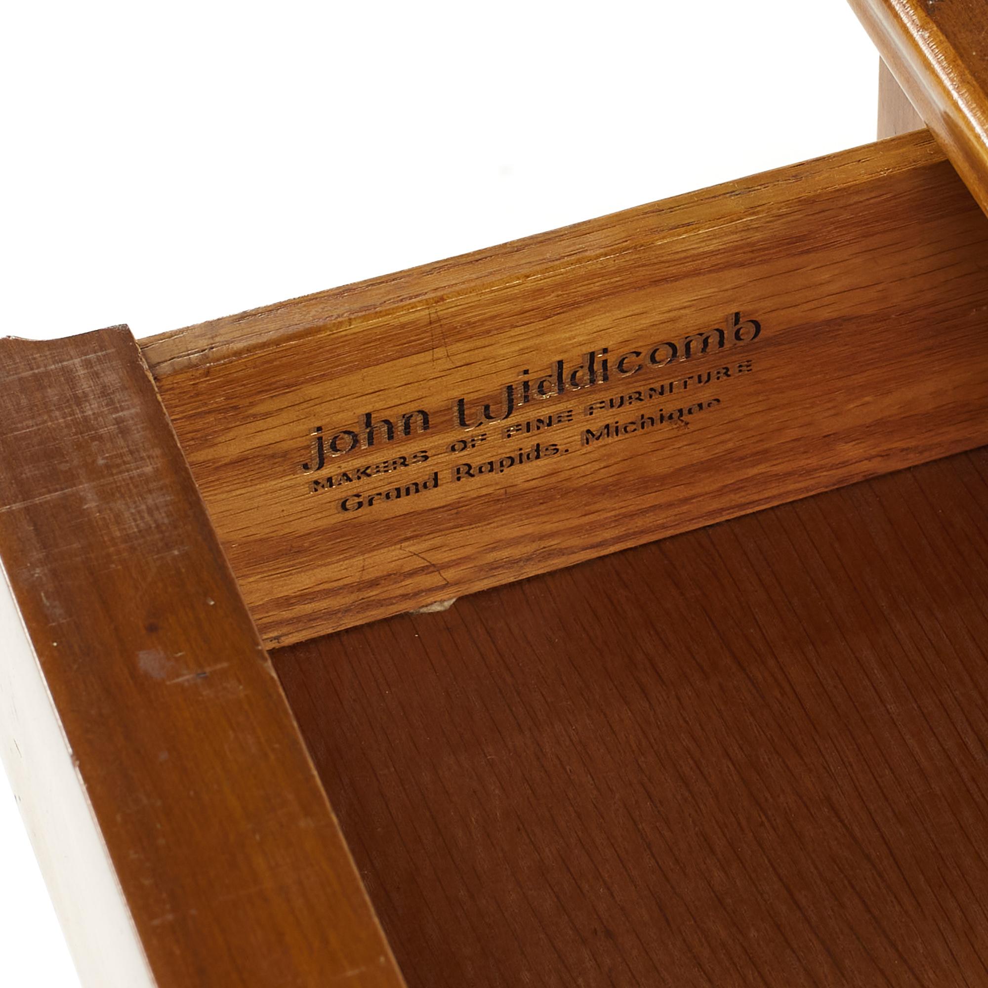 John Widdicomb Mid Century Walnut and Brass Nightstands - Pair For Sale 7