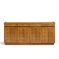 Credenza "Clover" in noce di John Widdicomb, stile Mid-Century