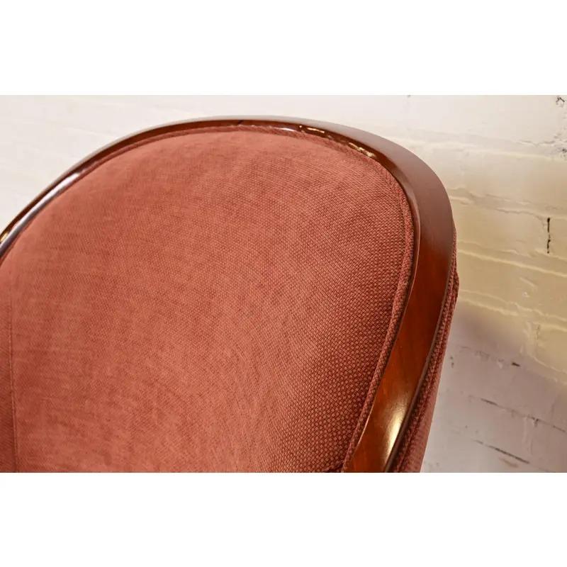 John Widdicomb Silla de madera de cerezo Art Decó moderno para bañera o silla pantufla en venta 3