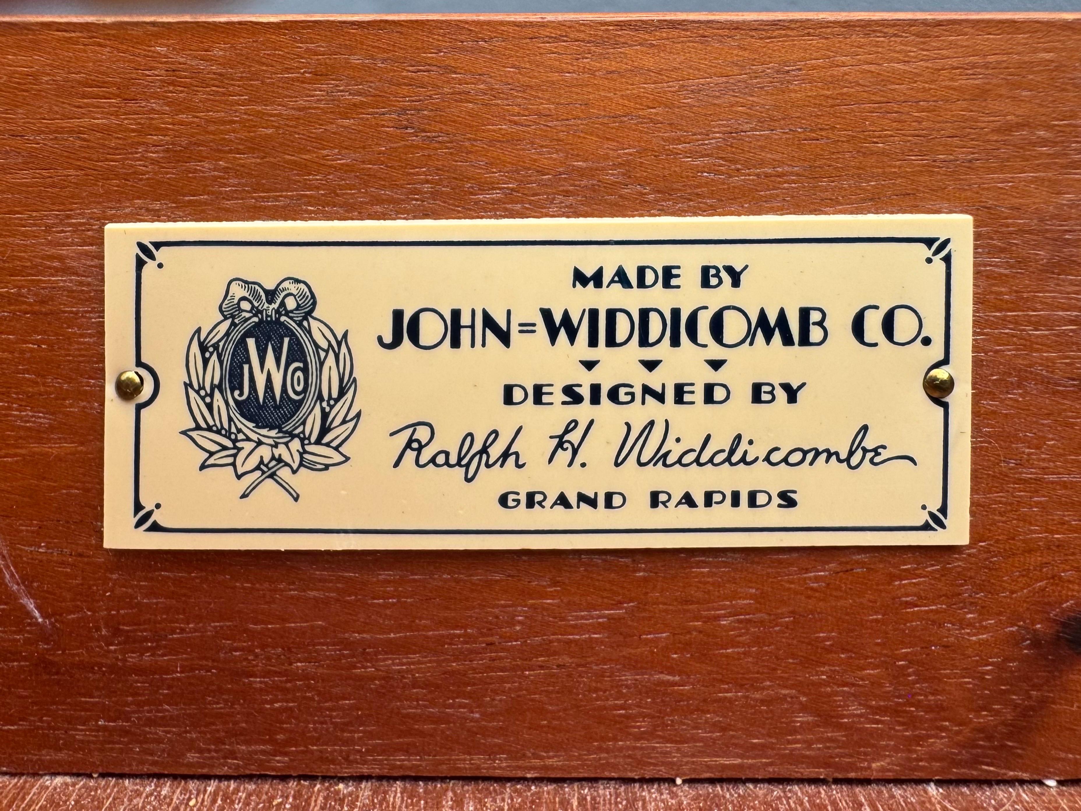 Américain Commode néoclassique John Widdicomb en vente
