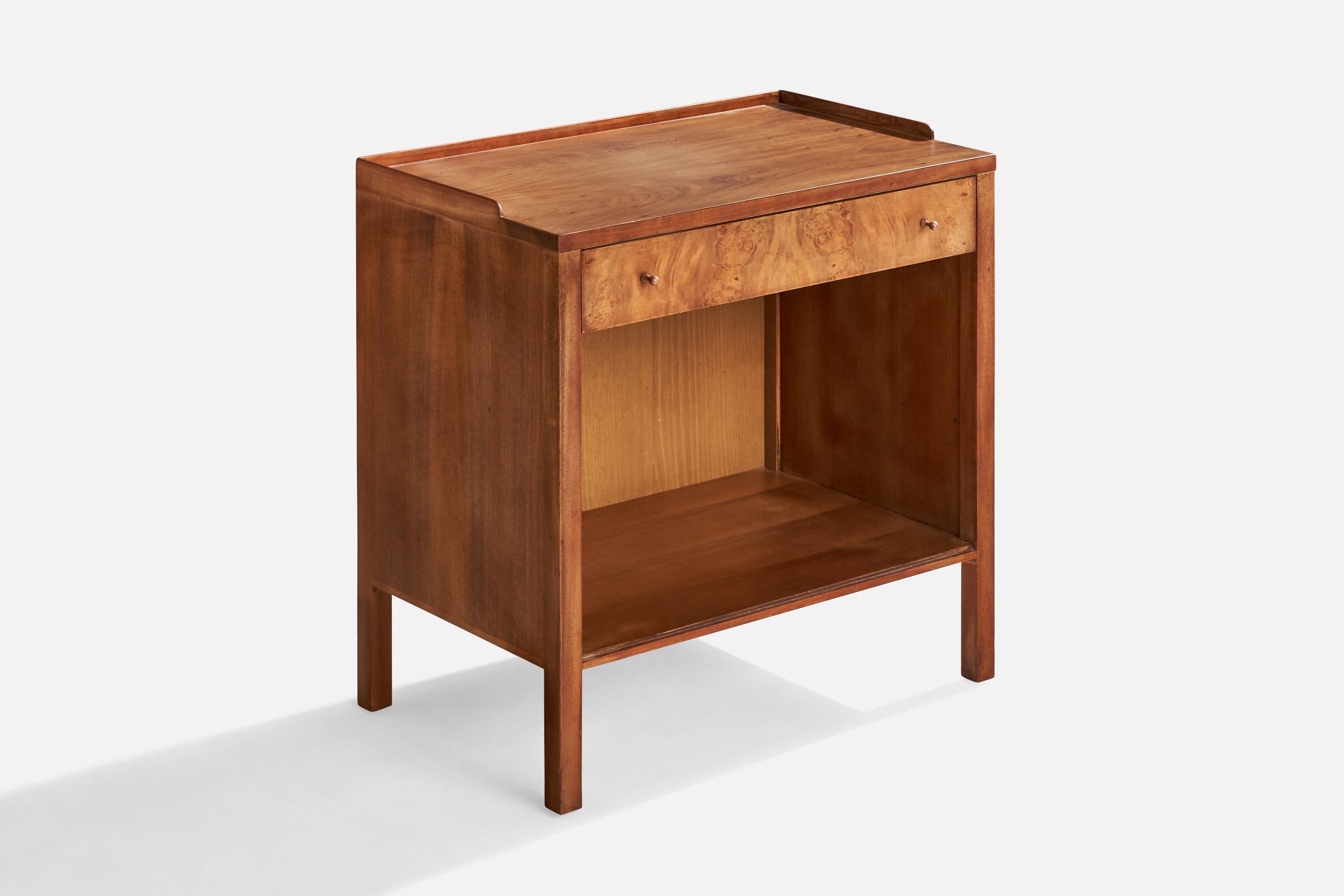 American John Widdicomb, Nightstands, Walnut, Burl, Brass, USA, 1950s