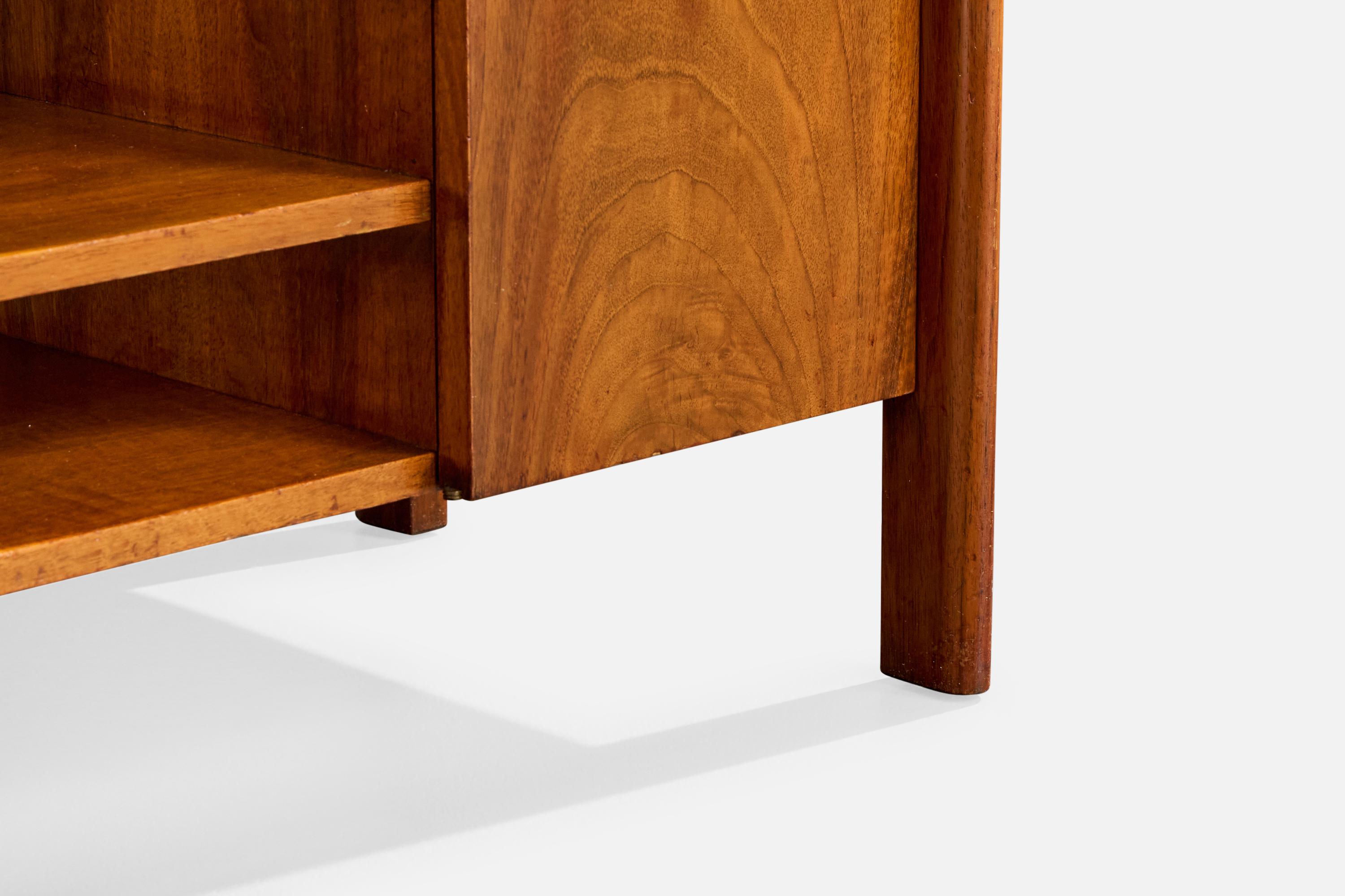 Mid-Century moderno John Widdicomb, Comodini, Noce, USA, anni '50 in vendita