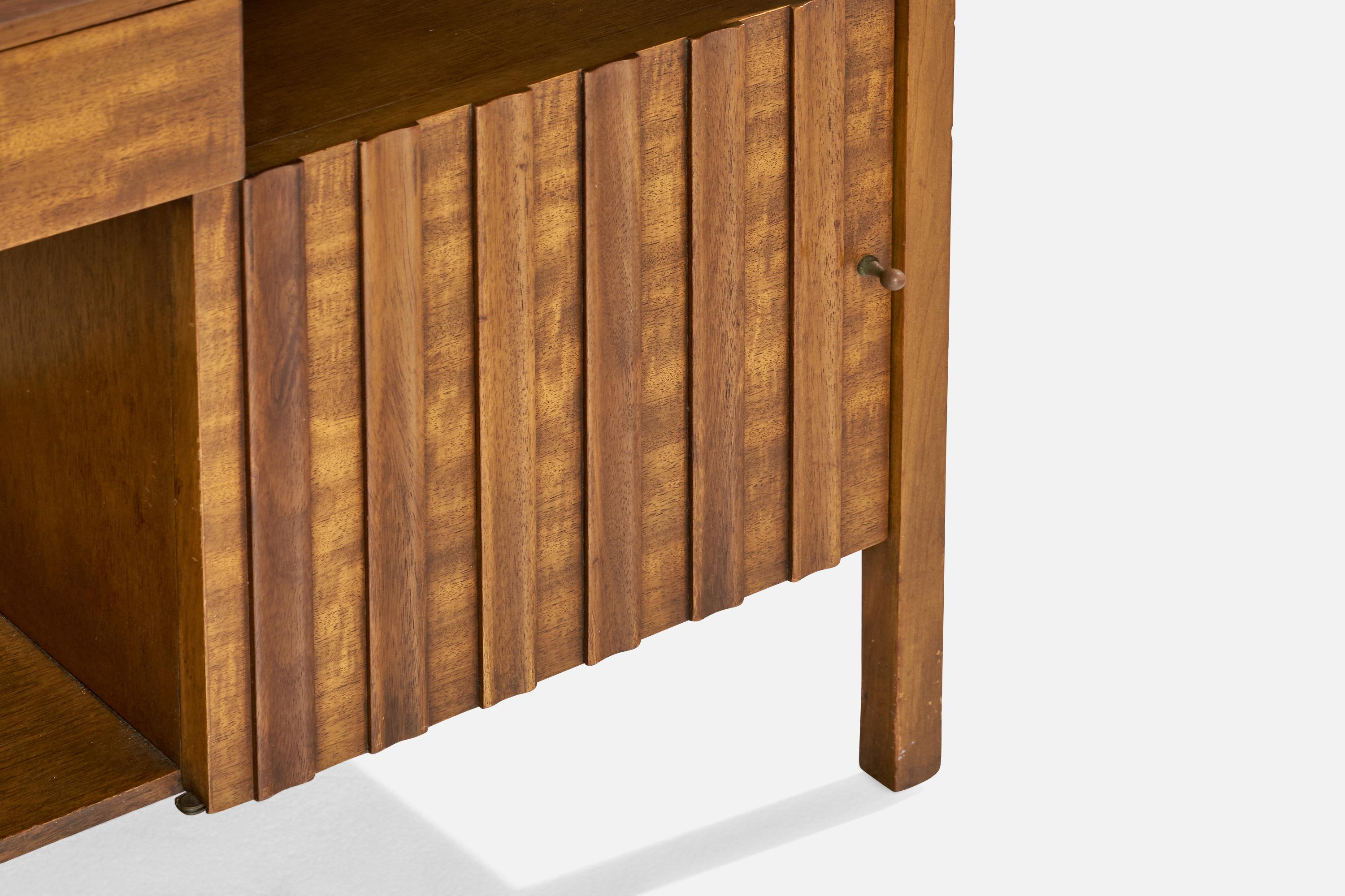 American John Widdicomb, Nightstands, Walnut, USA, 1950s