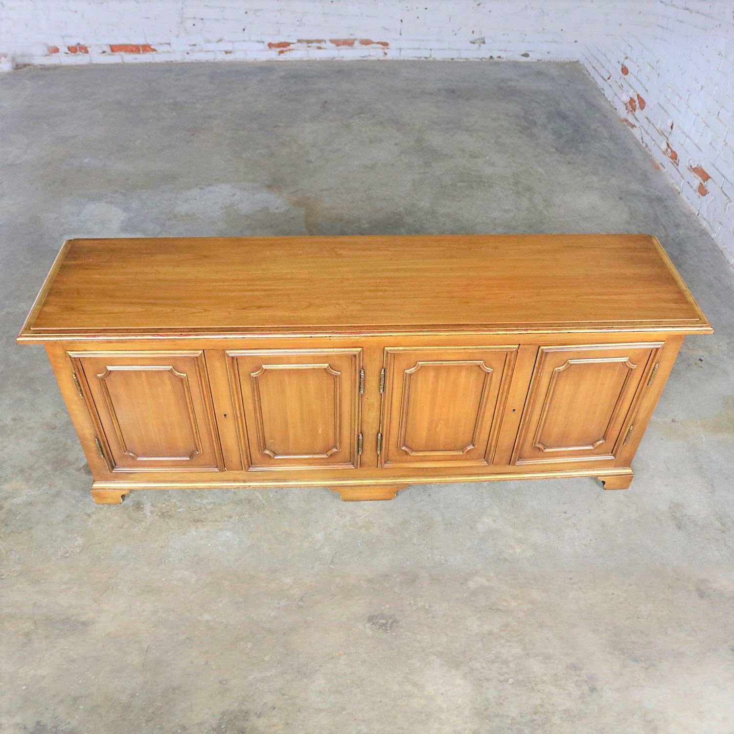 John Widdicomb Painted Hollywood Regency Buffet Credenza with Gilt Accents 8