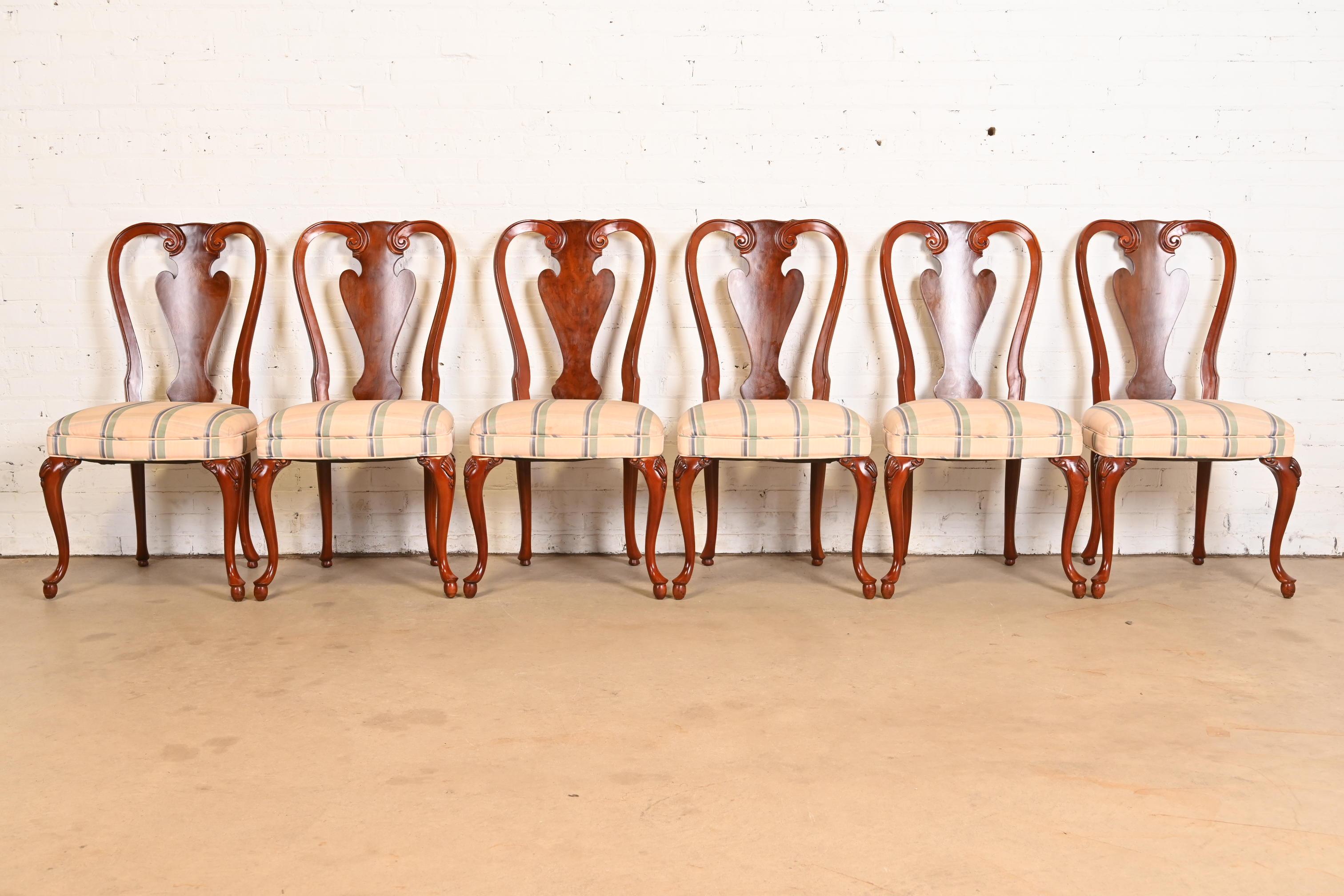 Paire de chaises de salle à manger en acajou massif Queen Anne de John Widdicomb en vente 4