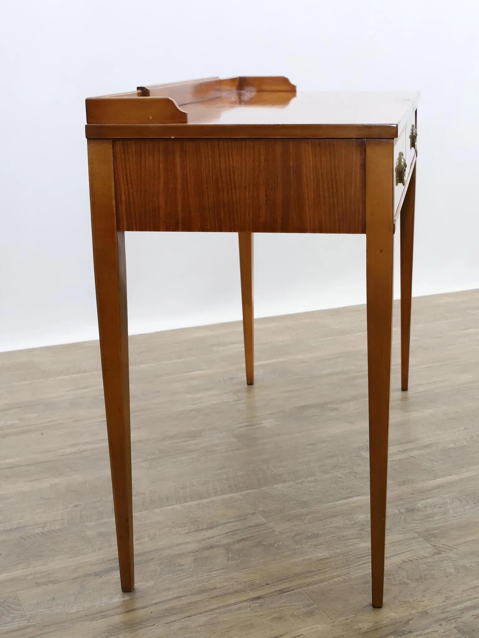 John Widdicomb Satinwood Vanity With Cheval Mirror and Upholstered Bench In Good Condition In Elkton, MD