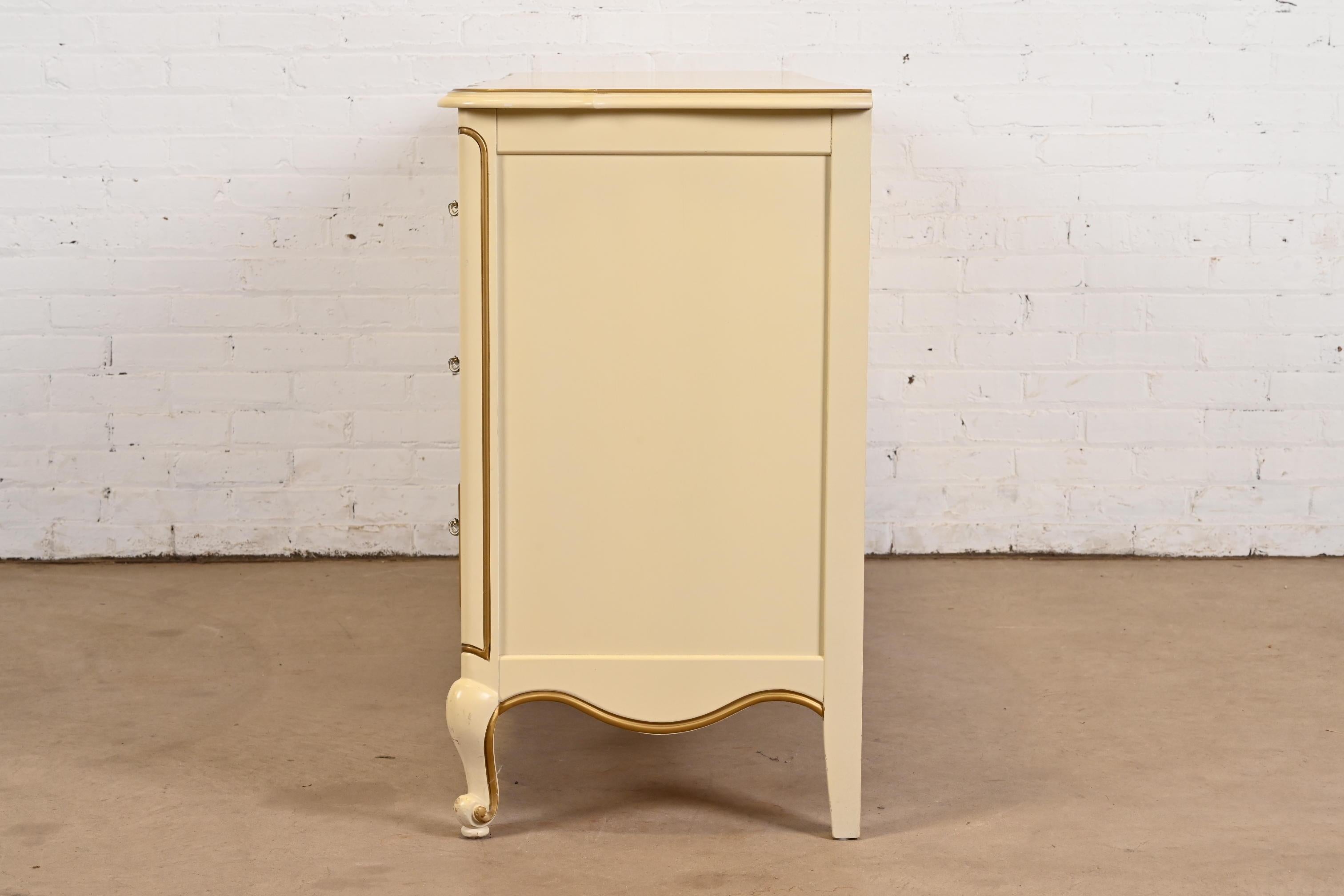 John Widdicomb Style French Provincial Louis XV Cream Lacquered Dresser, 1950s For Sale 4