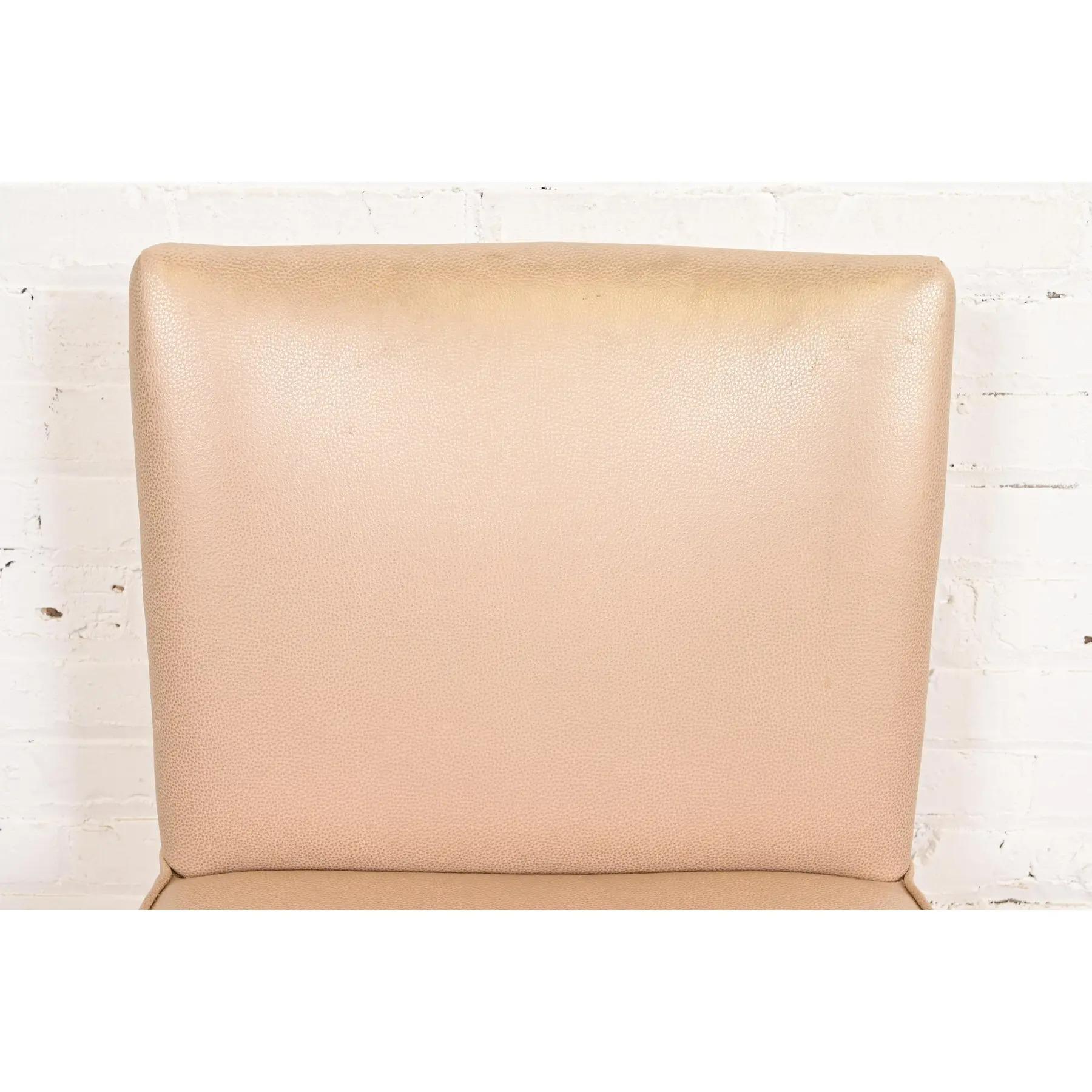 John Widdicomb Style Modern Parsons Leder Esszimmerstühle, Satz von sechs im Angebot 1