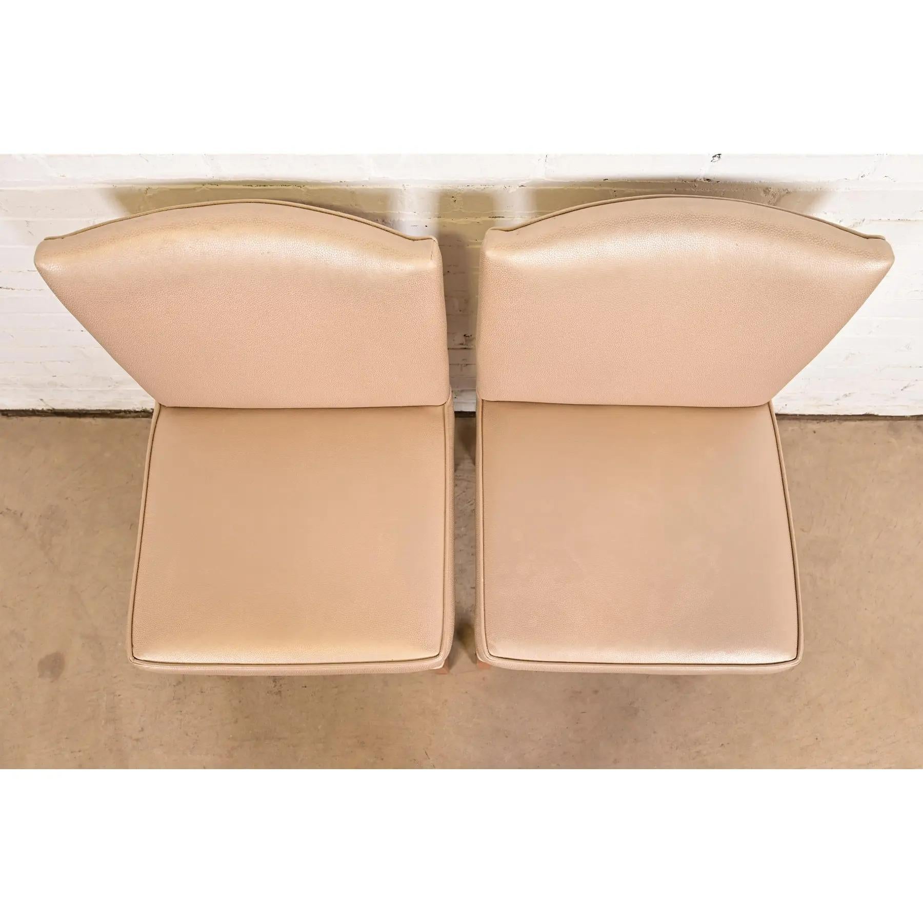 John Widdicomb Stil Moderne Parsons Leder Beistellstühle oder Esszimmerstühle, Paar im Angebot 1