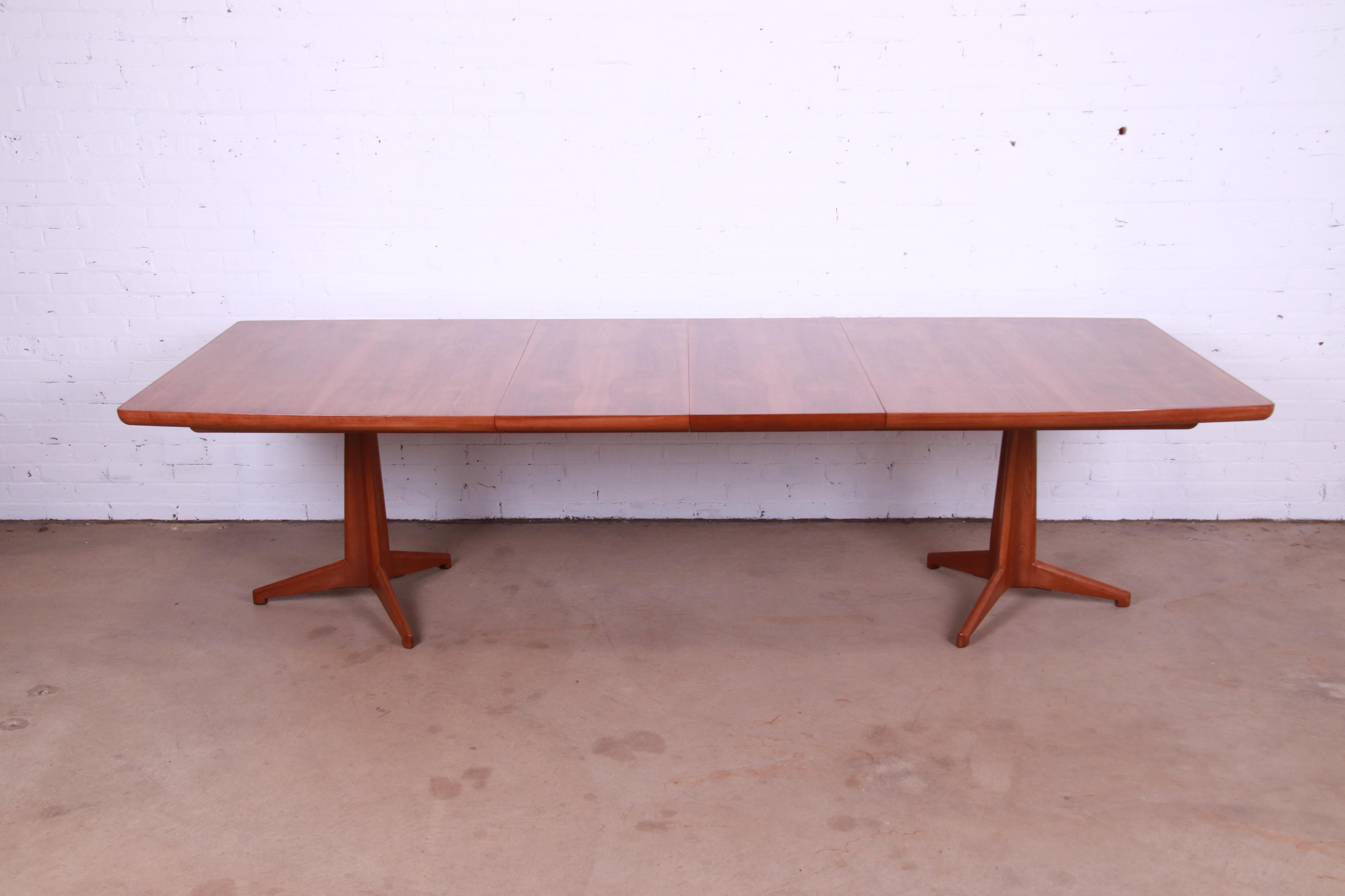 Mid-Century Modern John Widdicomb Walnut Double Pedestal Extension Dining Table, Newly Refinished For Sale