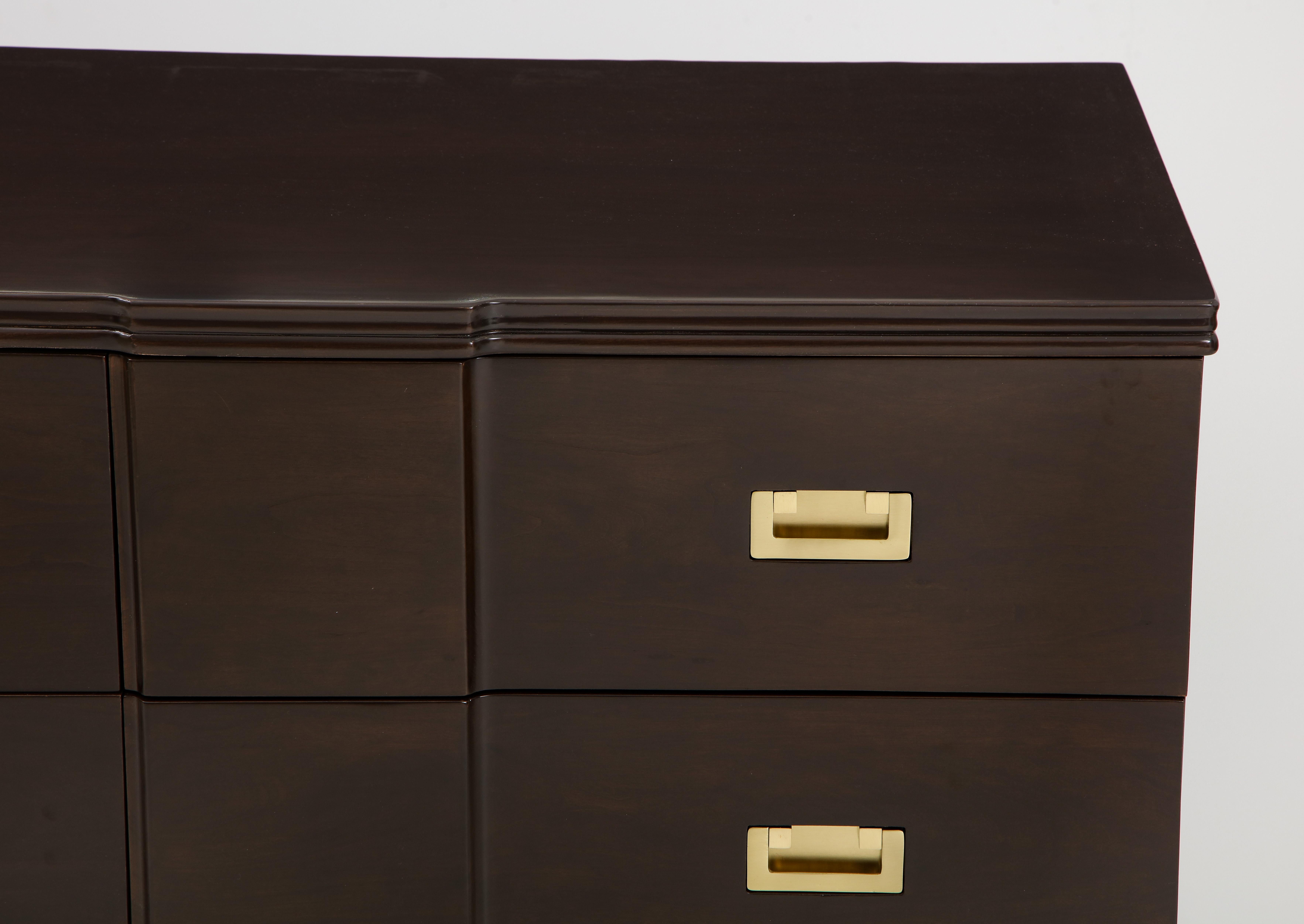 Comò in legno di noce John Widdicomb in vendita 3