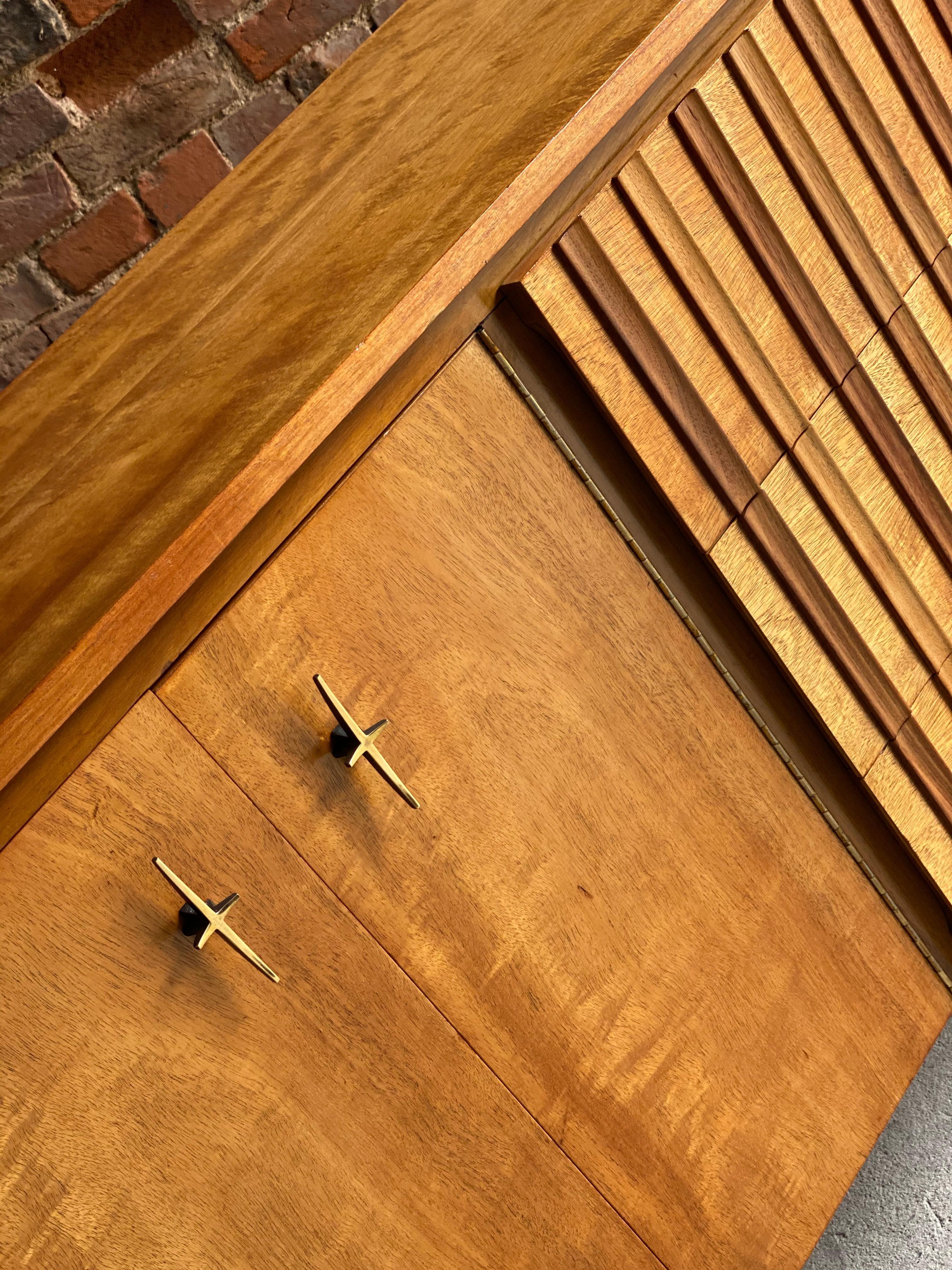John Widdicomb Walnut Sideboard Credenza Brutalist, USA, 1960 1