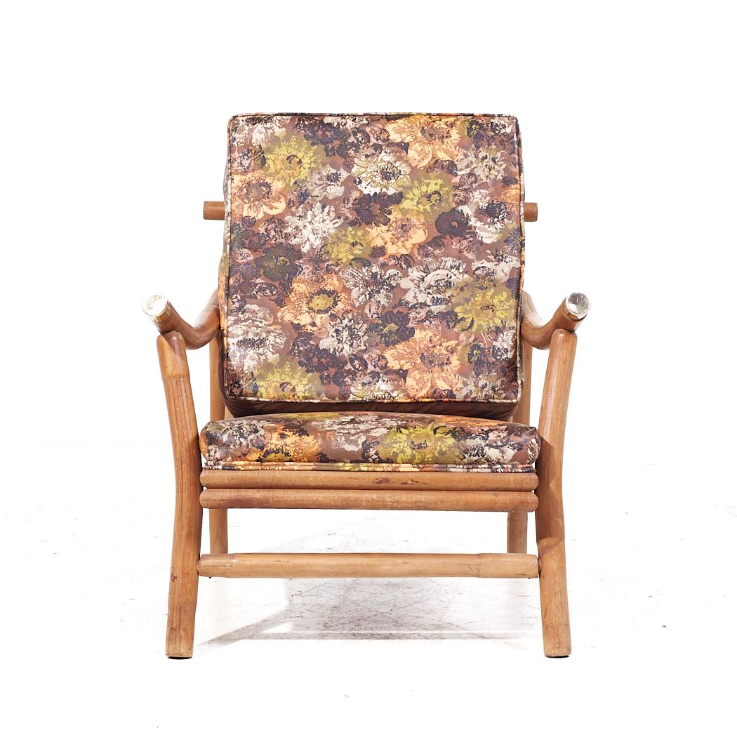 John Wisner for Ficks Reed MCM Brass and Rattan Pagoda Lounge Chairs - Paire Bon état - En vente à Countryside, IL
