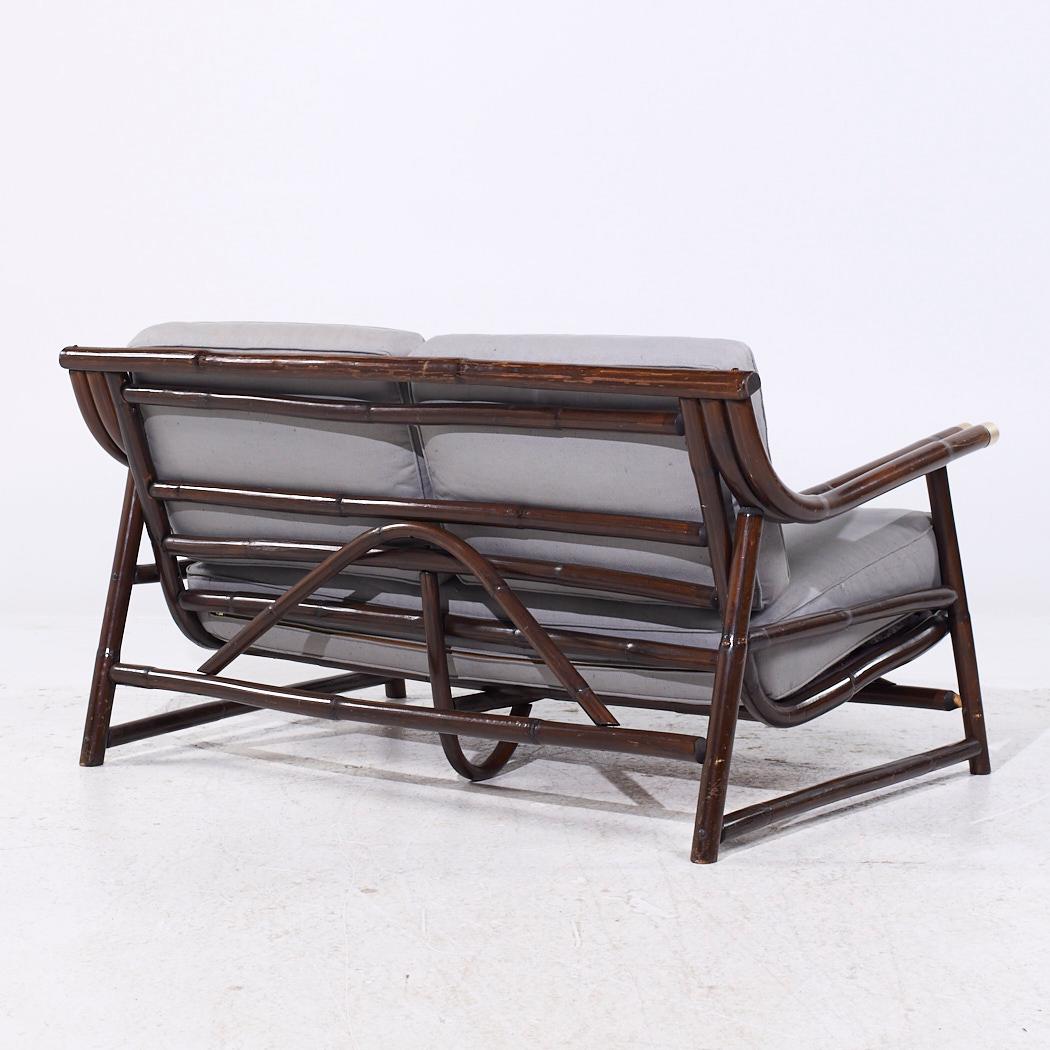 John Wisner para Ficks Reed Sofá Loveseat de bambú de mediados de siglo finales del siglo XX en venta