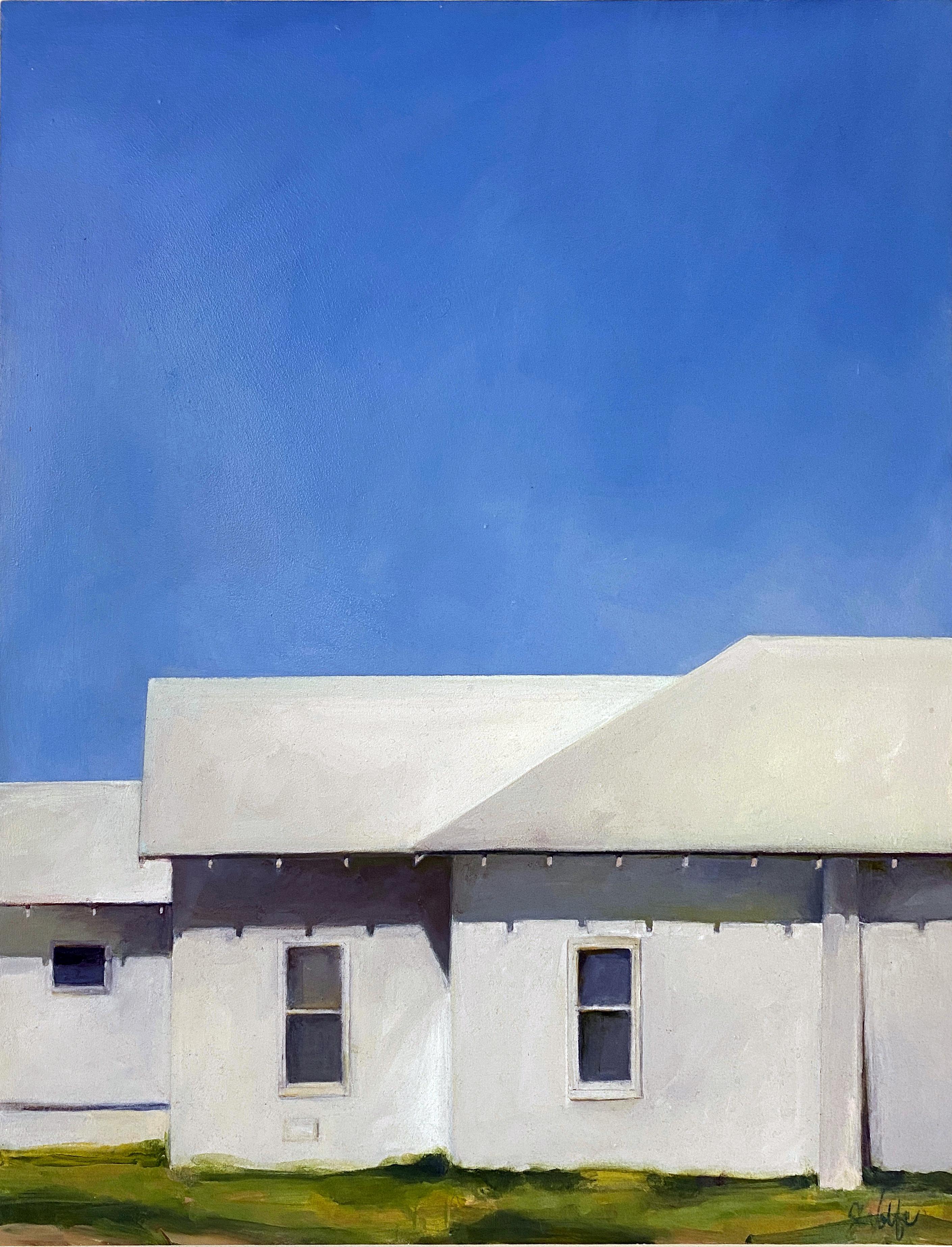 Dieses 30" x 24" große Gemälde von John Wolfe aus dem Jahr 2013 zeigt eine ländliche Kirche in Davidson, Oklahoma. Wolfe konzentriert sich in seiner Darstellung auf das Profil der weißen Kirche vor einem strahlend blauen Himmel. Die Seitenansicht