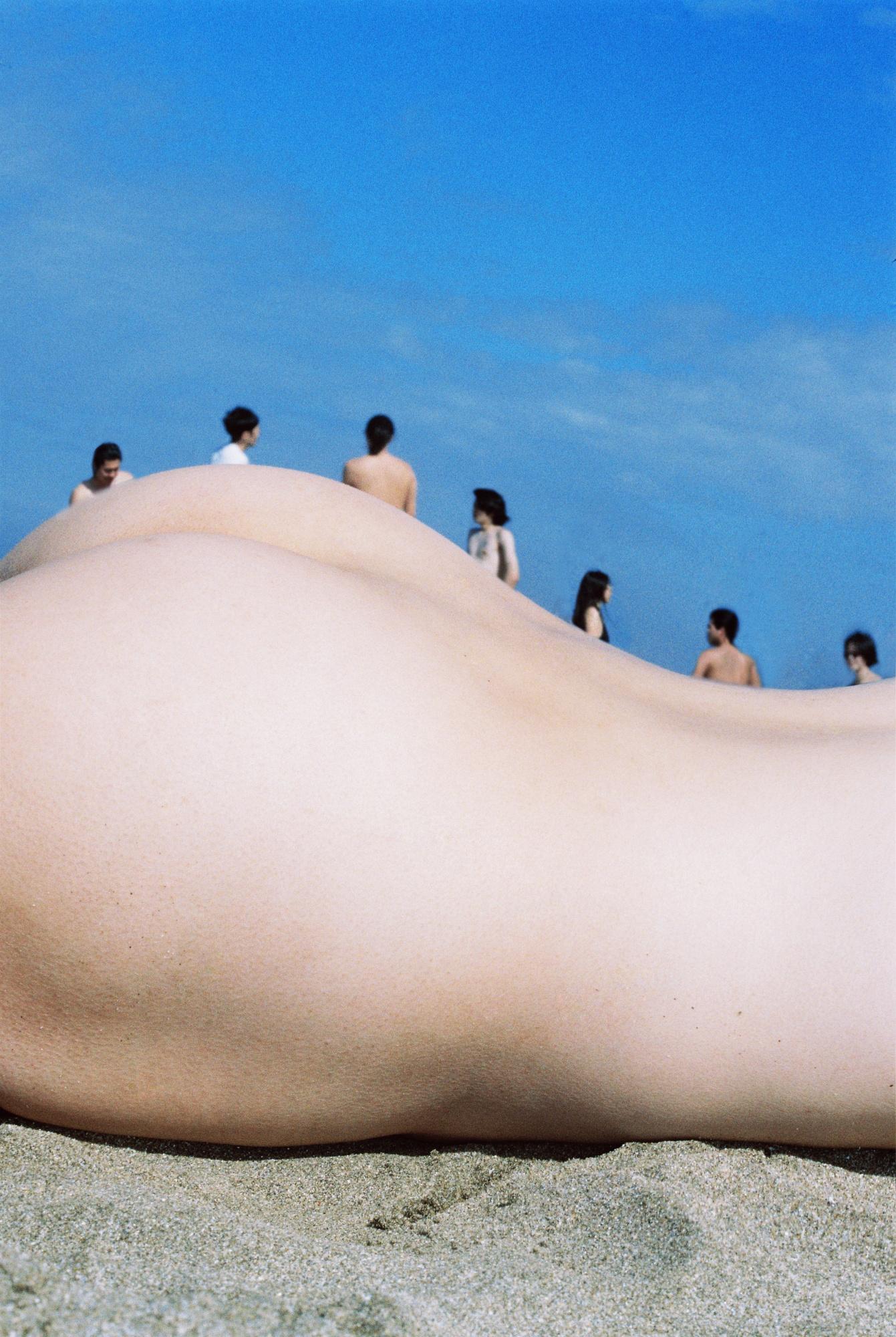 JOHN Yuyi (*1991, Taiwan)
People on the beach 2, 2019
Archival Pigment Print
Sheet 120 x 90 cm (48 x 36 in.)
Edition of 3, plus 1 AP; Ed. no. 1/3

John Yuyi (*1991, Taiwan) is known worldwide as an interdisciplinary voice of her generation in art,