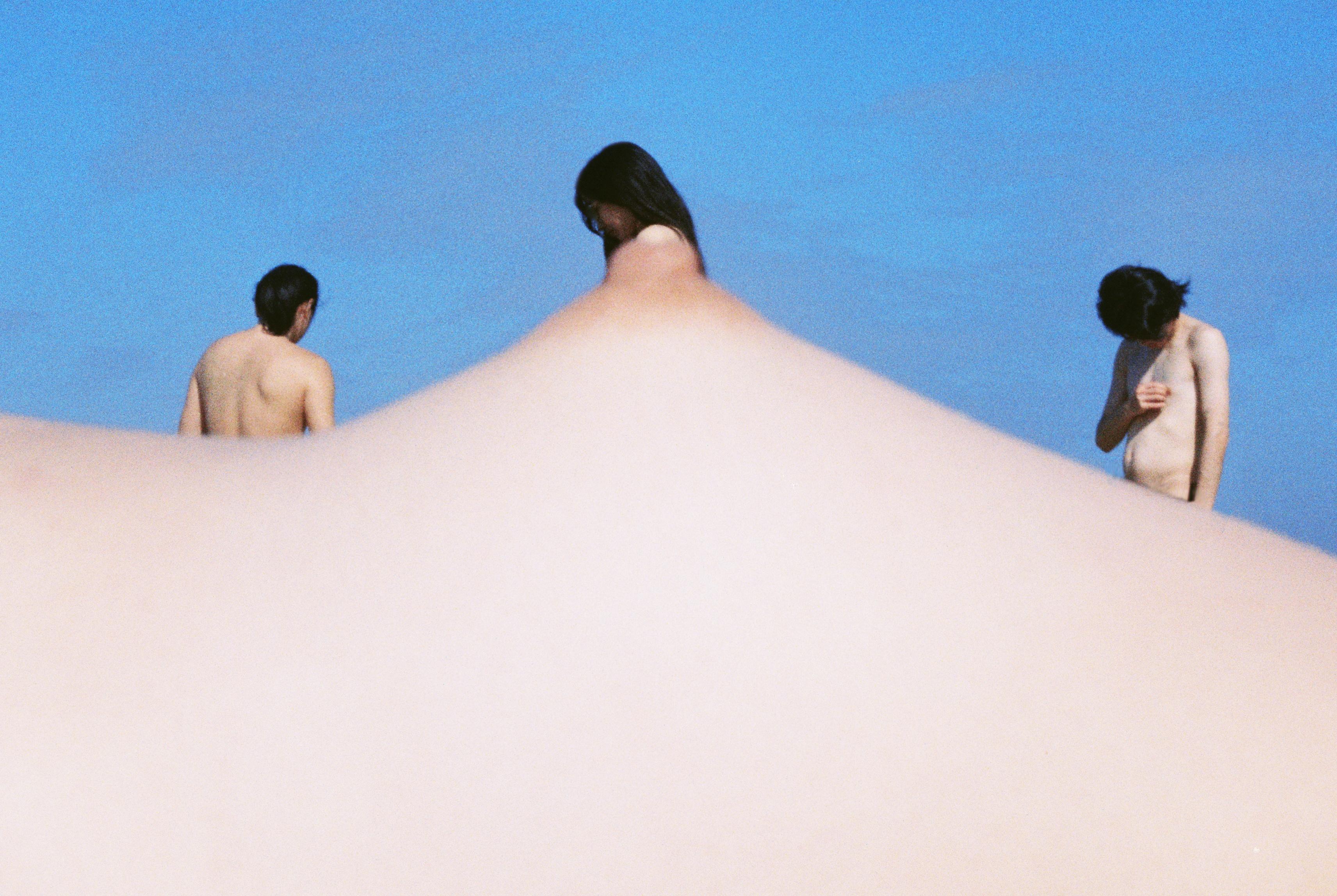 People on the beach 5 – John Yuyi, Nude, Human Figure, Photography, Abstract For Sale 4