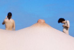 People on the beach 6 John Yuyi, Akt, menschliche Figur, Fotografie, Abstrakt