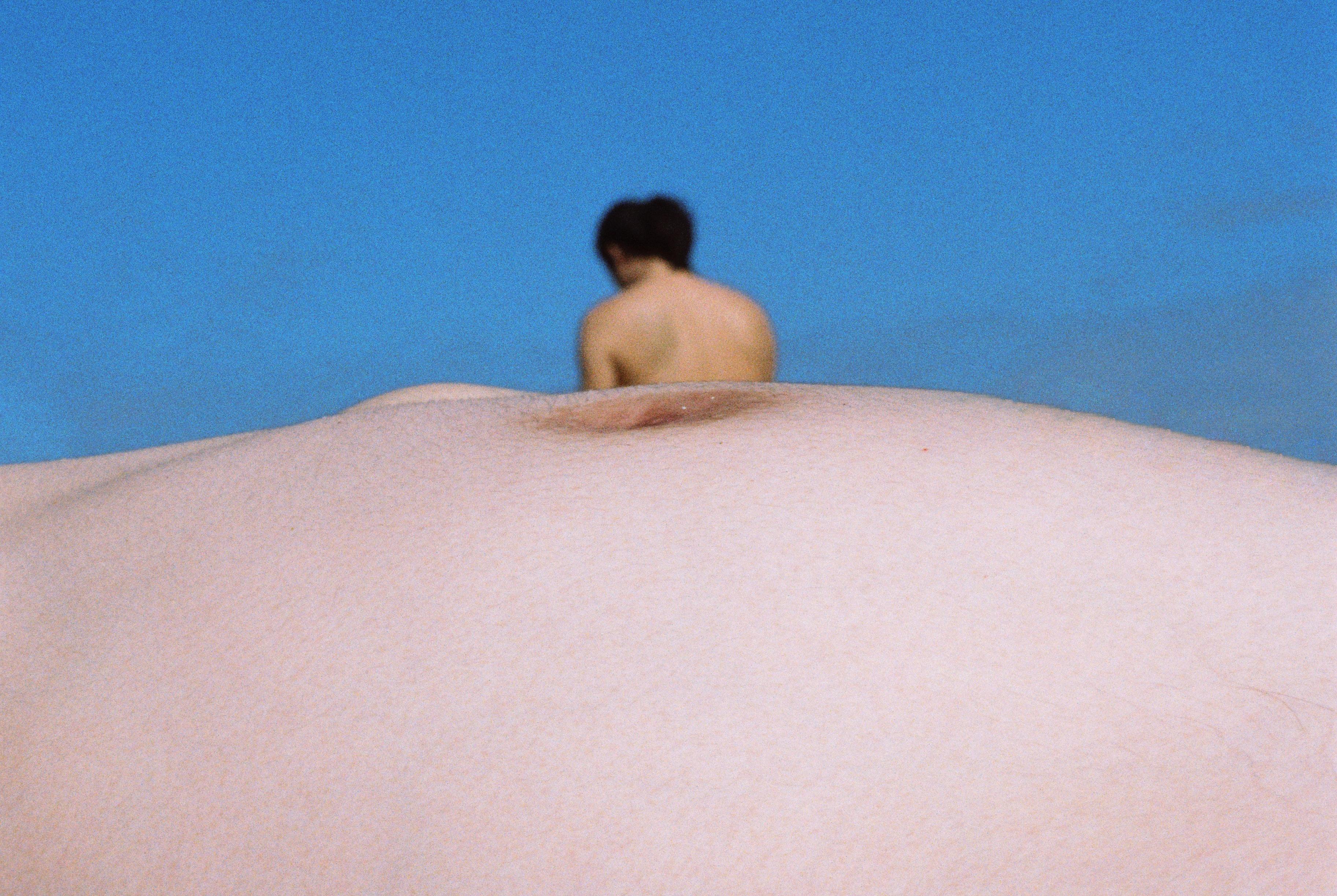 People on the beach 7 – John Yuyi, Nude, Human Figure, Photography, Abstract For Sale 2