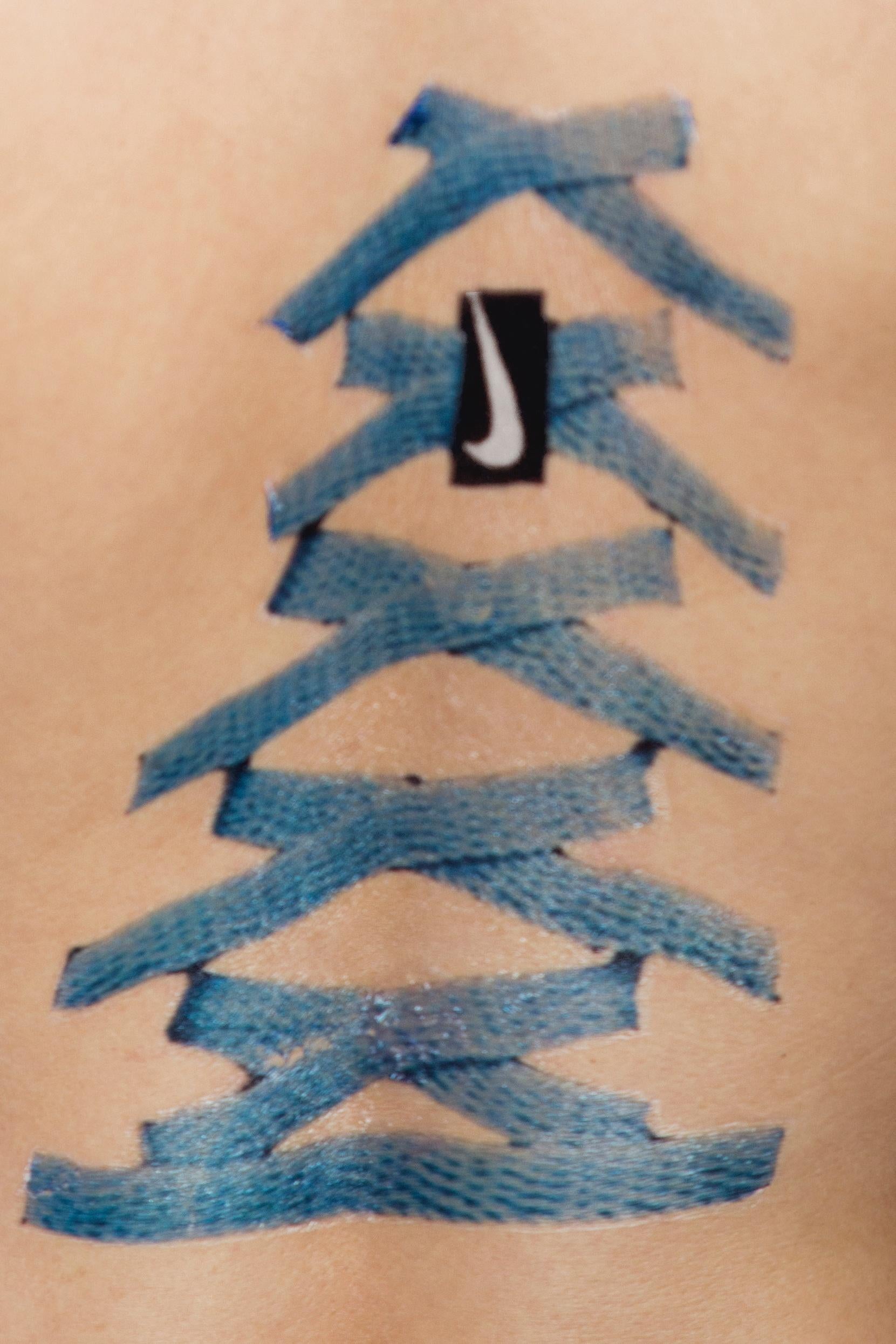 Wear NIKE 5 - John Yuyi, Moda, Millenial, Fotografía, Arte, Tatuaje temporal en venta 1