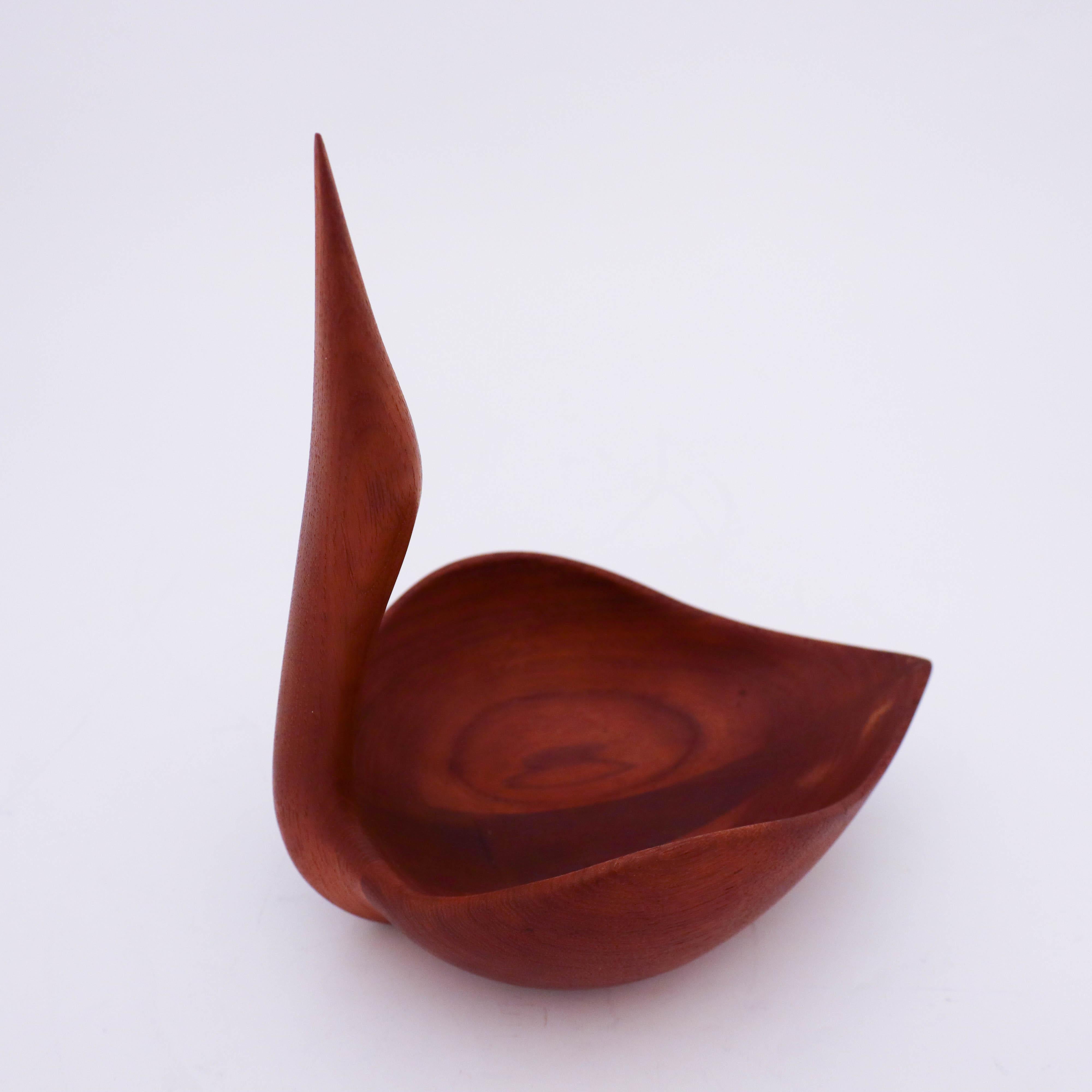 Sculpture / bowl in shape of a bird designed by Johnny Mattsson. Produced by Johnny Mattsson in Sweden.