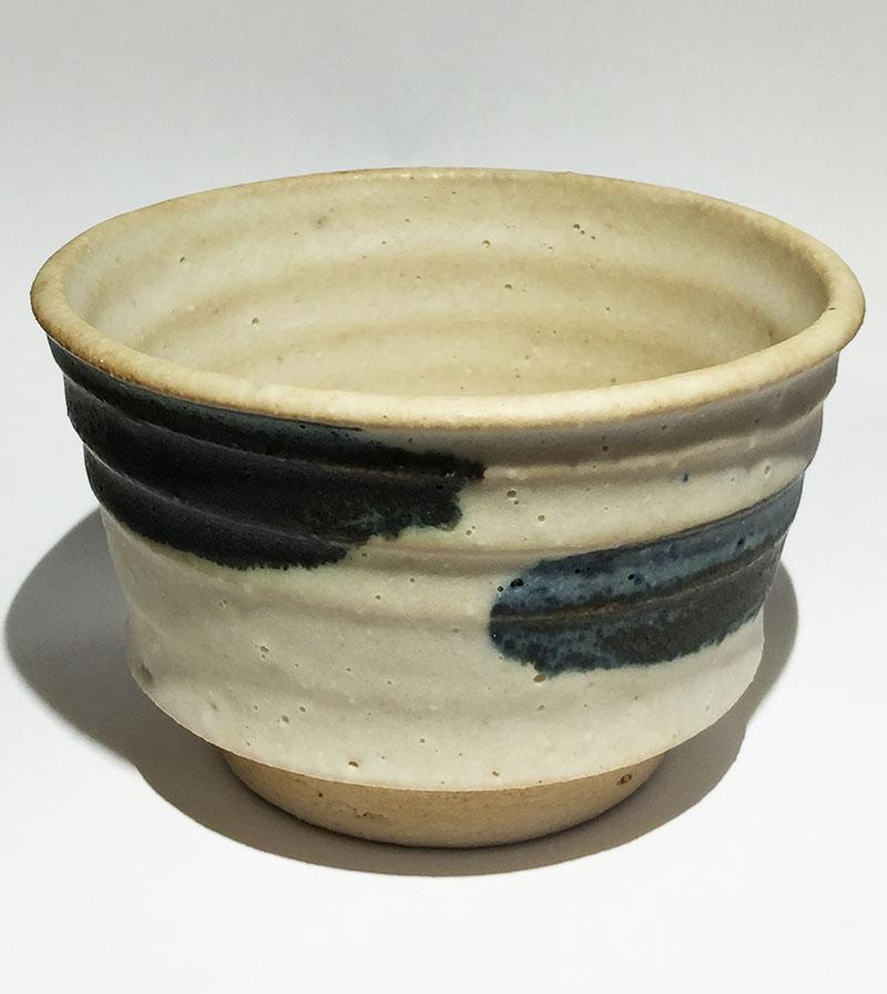 Johnny Rolf (1936-) Dutch ceramist, small stoneware bowl

Johnny Rolf was born in 1936 in The Hague (The Netherlands). 
She met her partner Jan de Rooden in 1956. They settled in a studio in Amsterdam in 1958. 
She was awarded the 