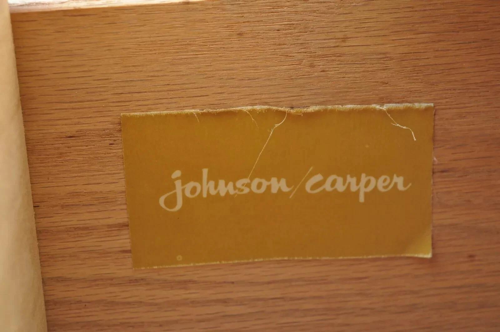 Johnson Carper Mid Century Modern 9 Cajones Laminado Nogal Credenza Cómoda Larga en venta 3