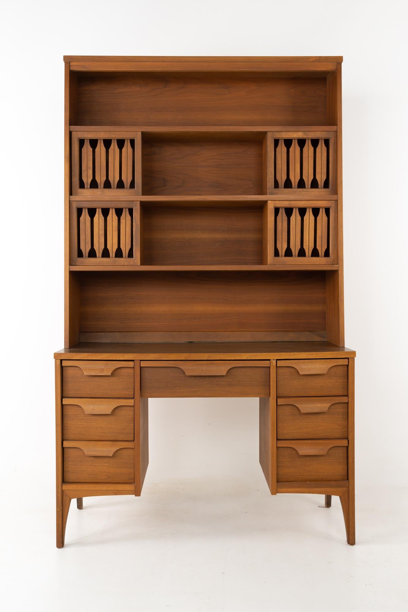 Johnson Carper midcentury desk with hutch and chair

This desk with hutch is 46 wide x 18 deep x 78 inches high, and the chair is 16 wide x 17 deep x 31.75 high with a seat height of 17.75 inches

All pieces of furniture can be had in what we