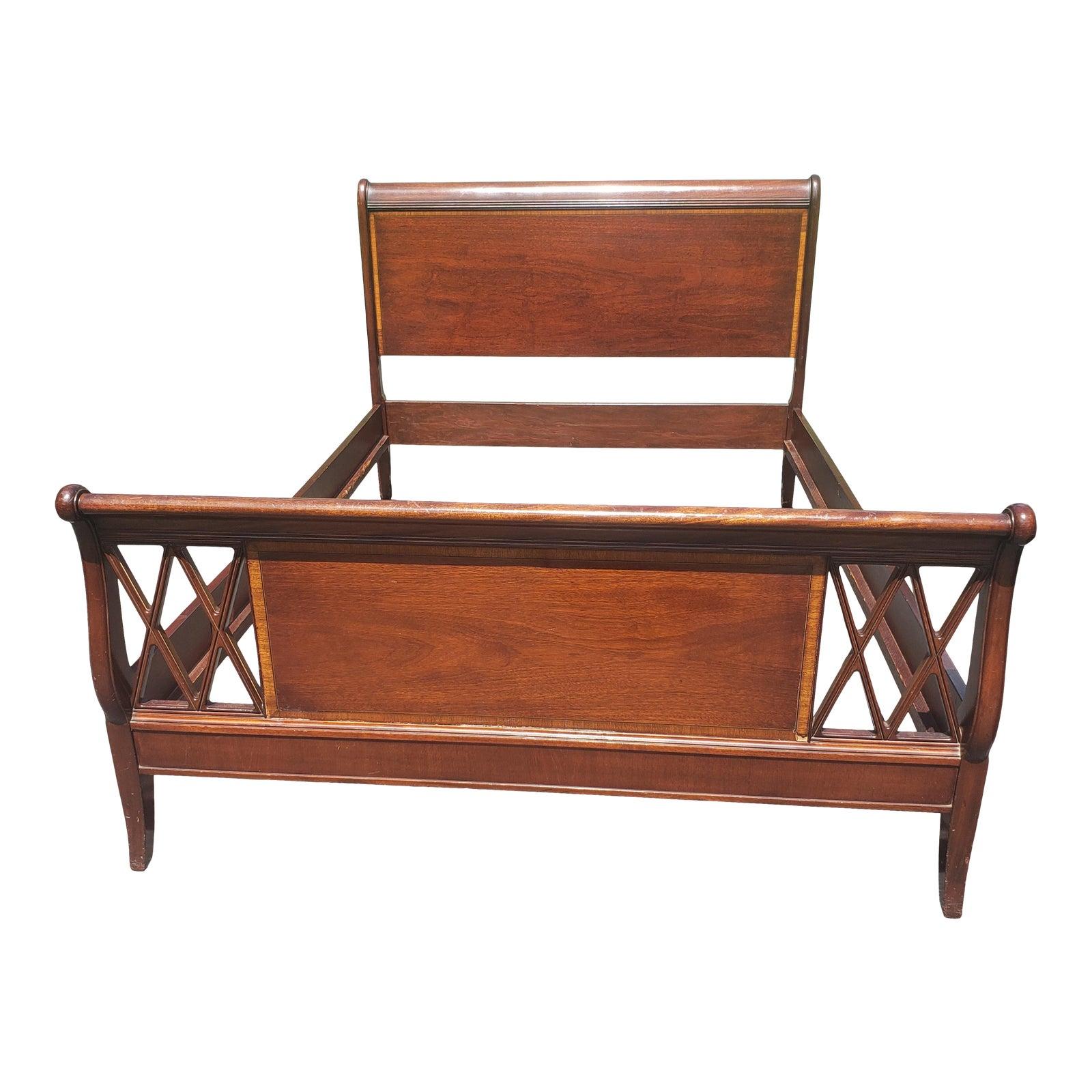 Johnson Furniture Mahogany Banded Queen Sleigh Bedframe